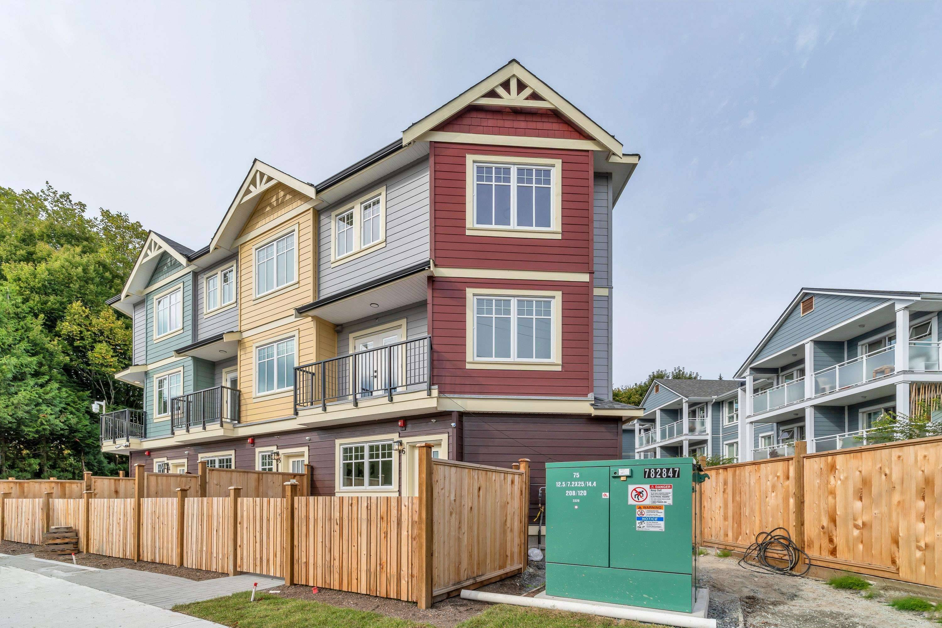 Ladner, BC V4K 1V2,4829 48 AVE #3