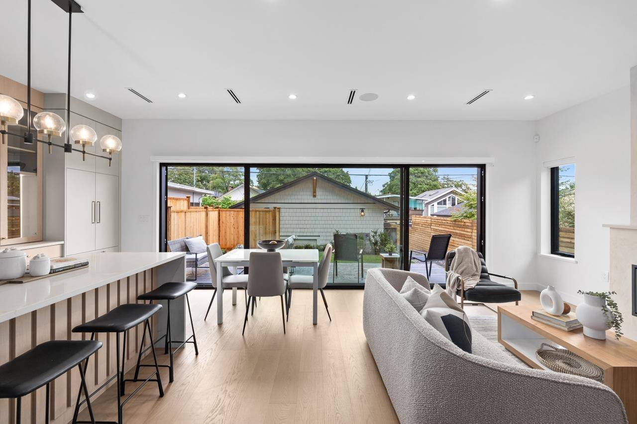 Vancouver, BC V5L 2L8,2247 Parker ST #2