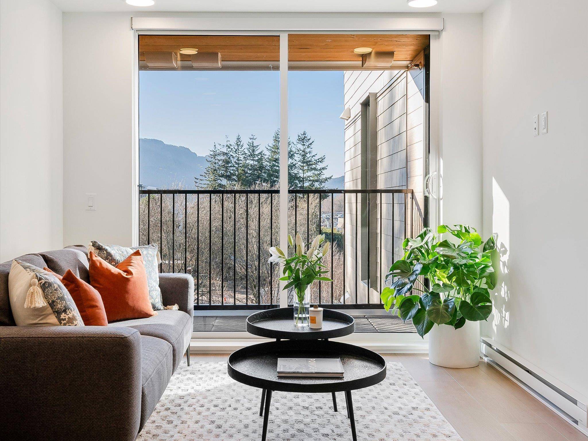 Squamish, BC V8B 0C3,37994 Second AVE #504