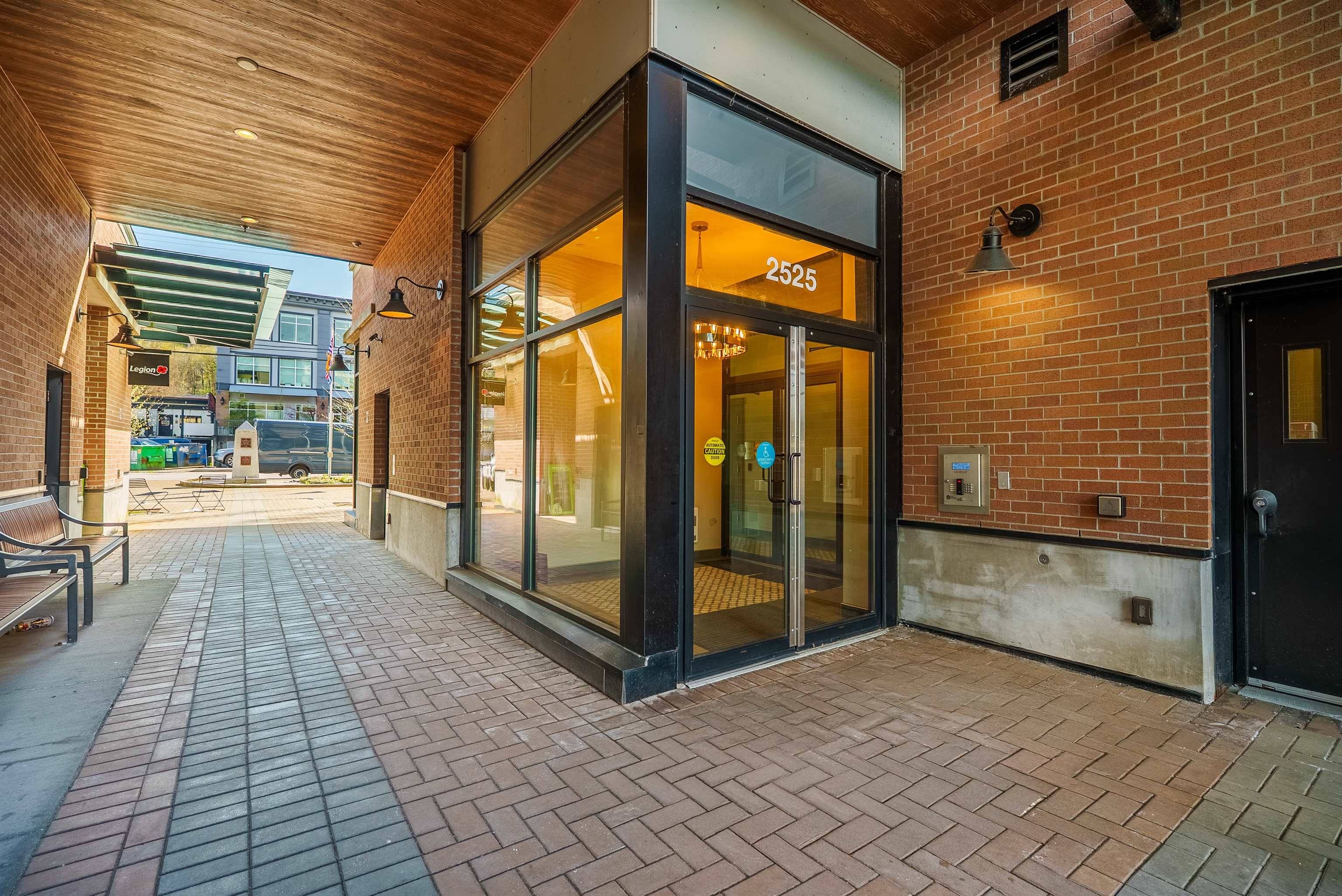Port Moody, BC V3H 0J3,2525 Clarke ST #418