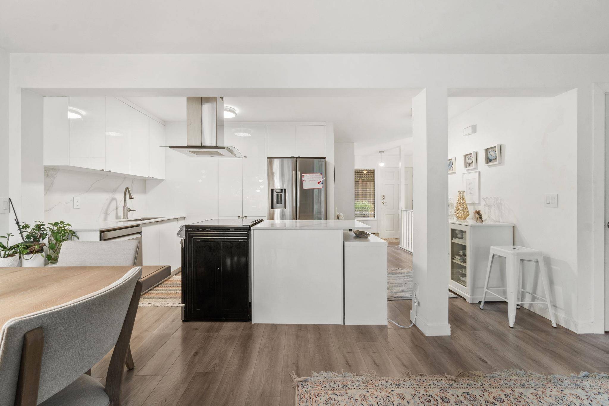 North Vancouver, BC V7L 3K5,2133 St. Georges AVE #23
