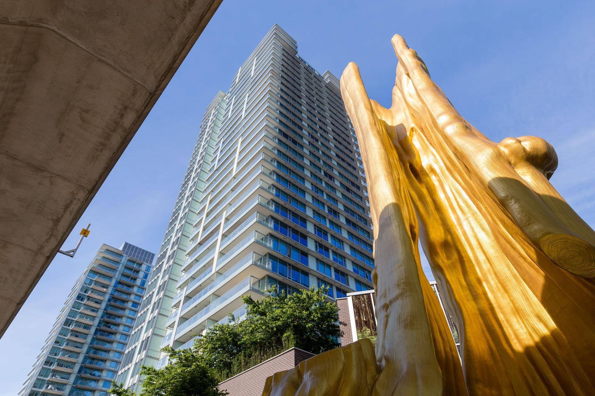 Vancouver, BC V5X 0E2,8131 Nunavut LN #302
