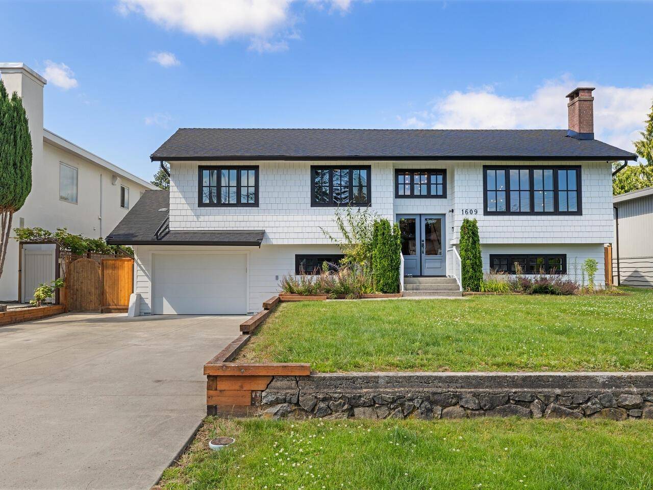 Coquitlam, BC V3J 2Y4,1609 Smith AVE