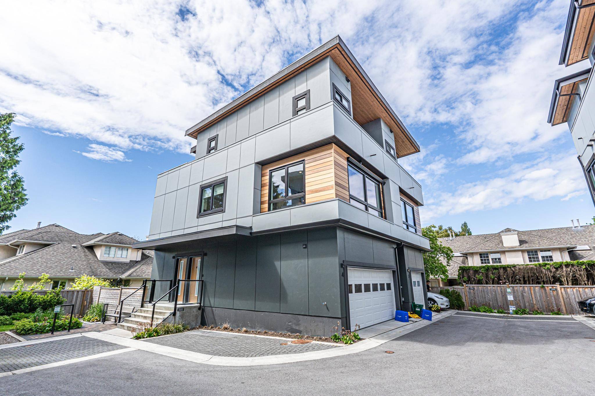 Richmond, BC V7E 2C6,9099 No. 2 RD #4