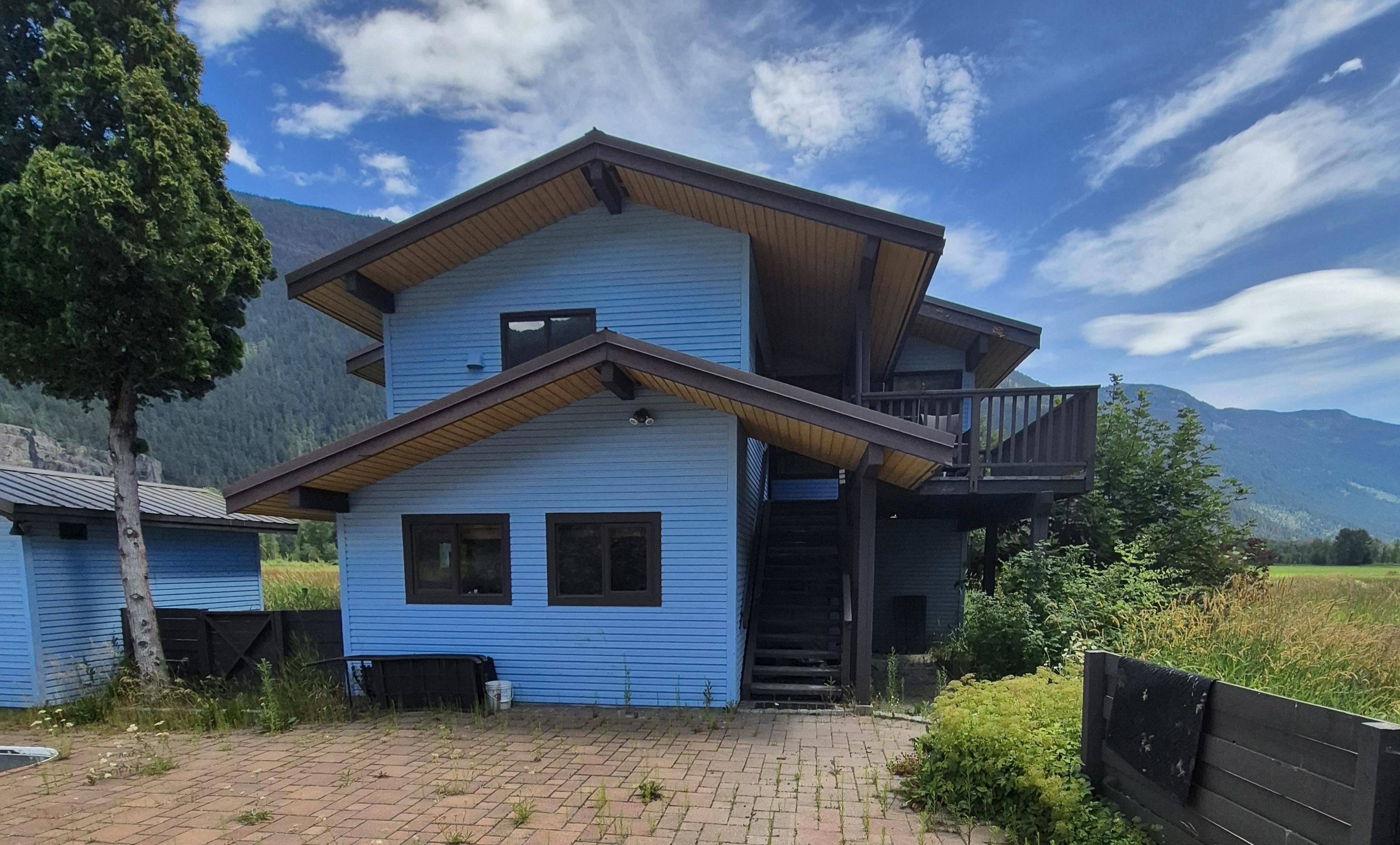 Pemberton, BC V0N 2L2,8184 Pemberton Meadows RD