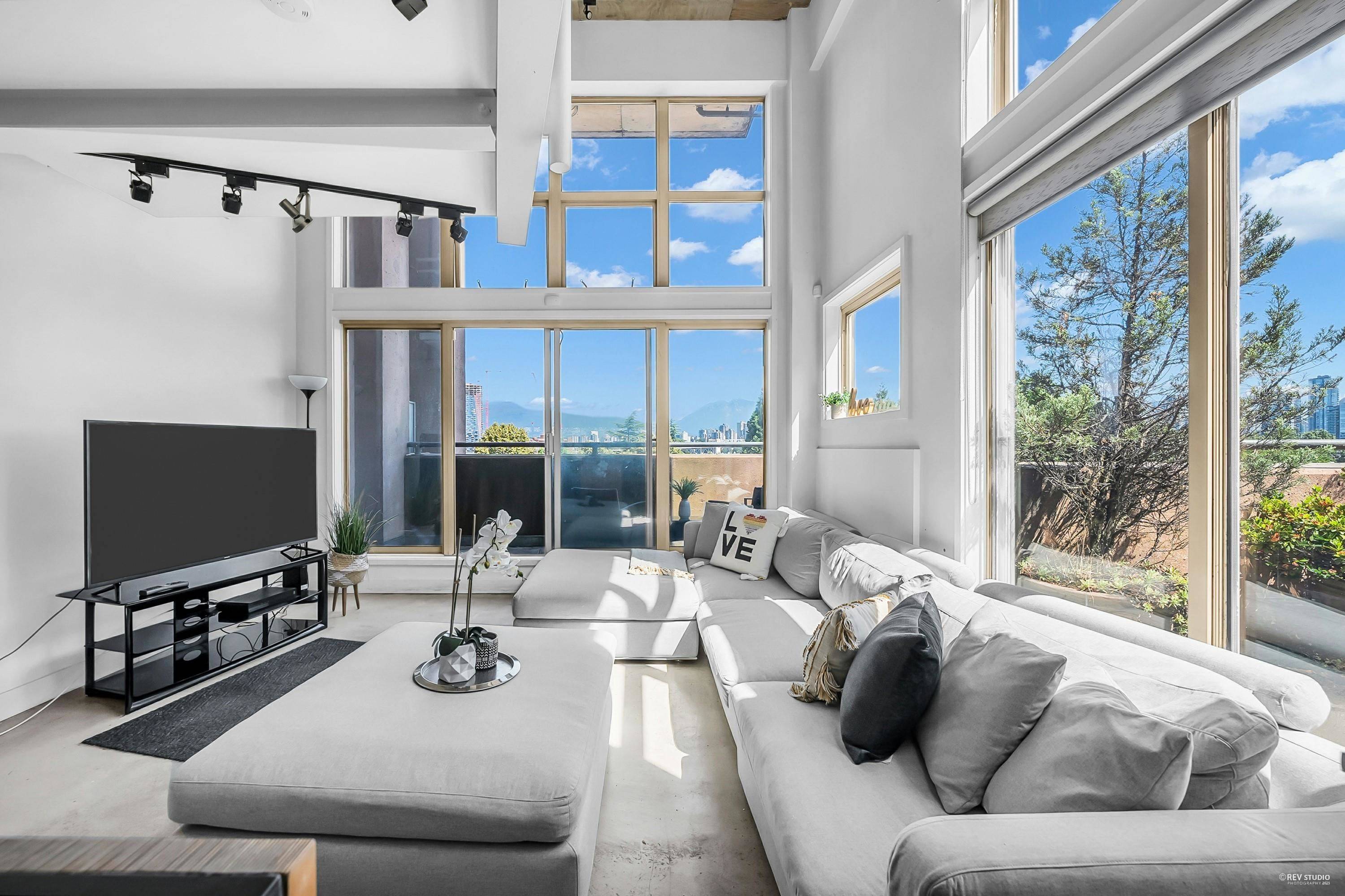Vancouver, BC V6J 1R1,1529 W 6th AVE #404