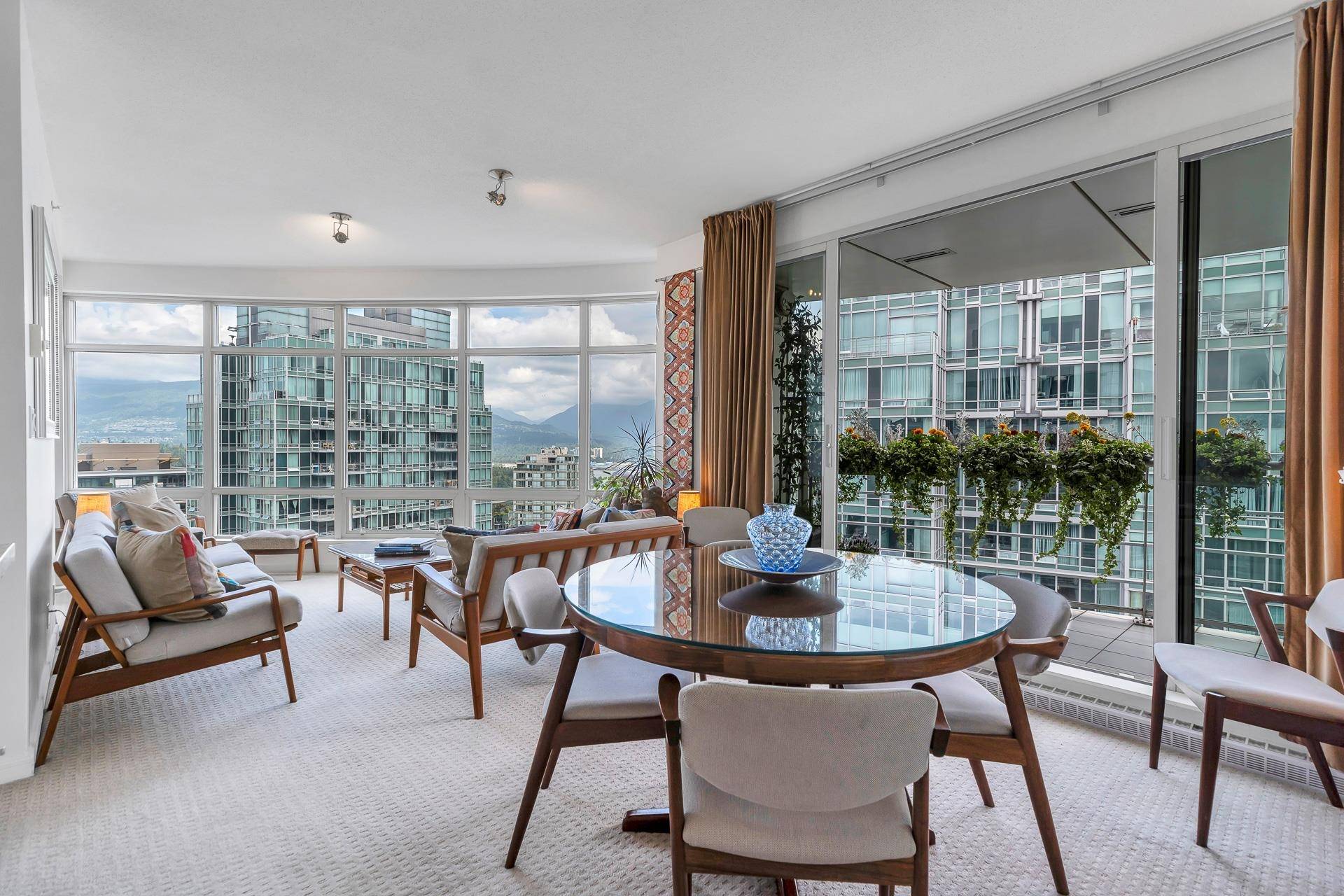Vancouver, BC V6E 1A6,1200 Alberni ST #3003