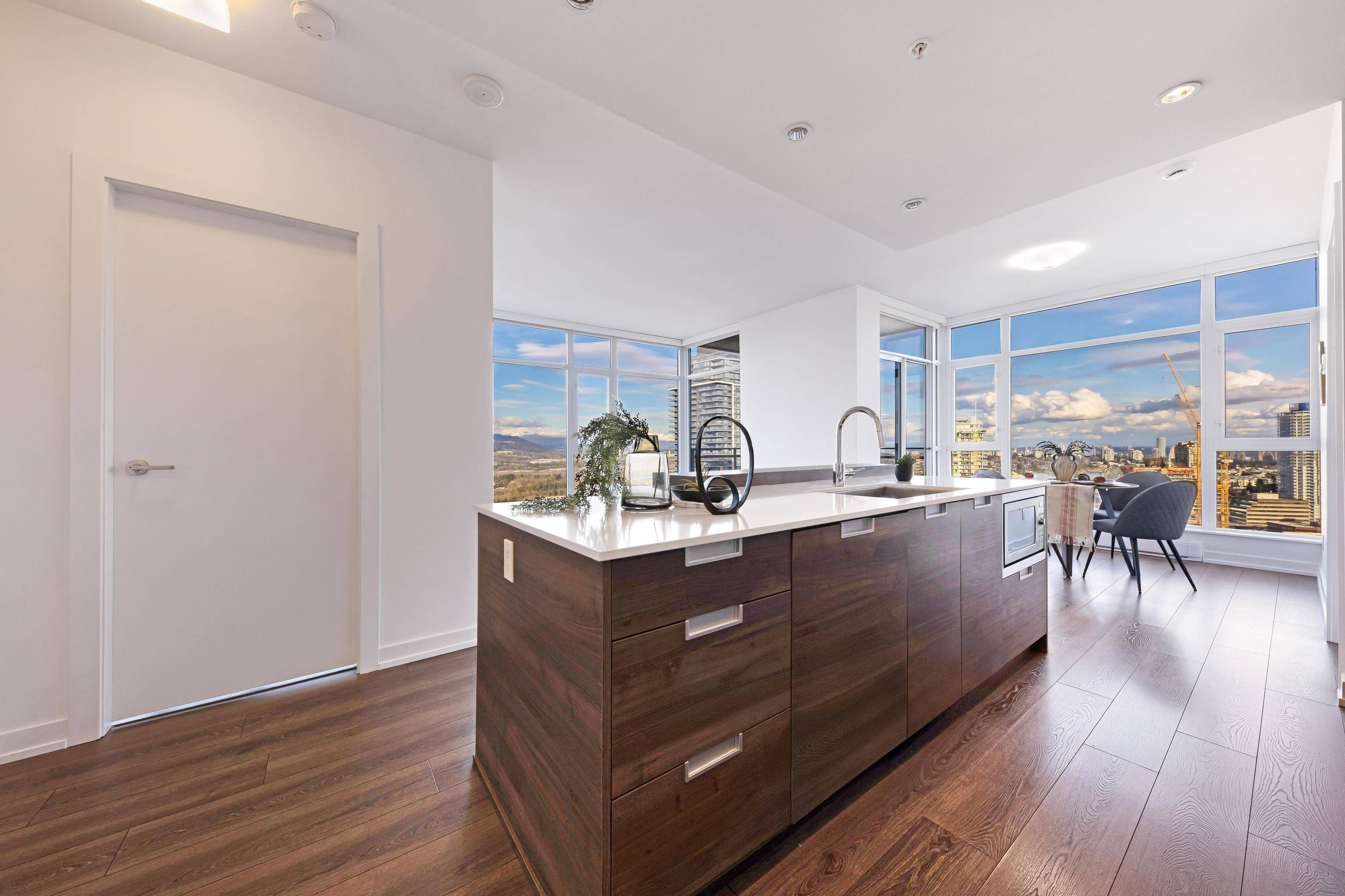 Burnaby, BC V5H 0E9,4688 Kingsway WAY #3007