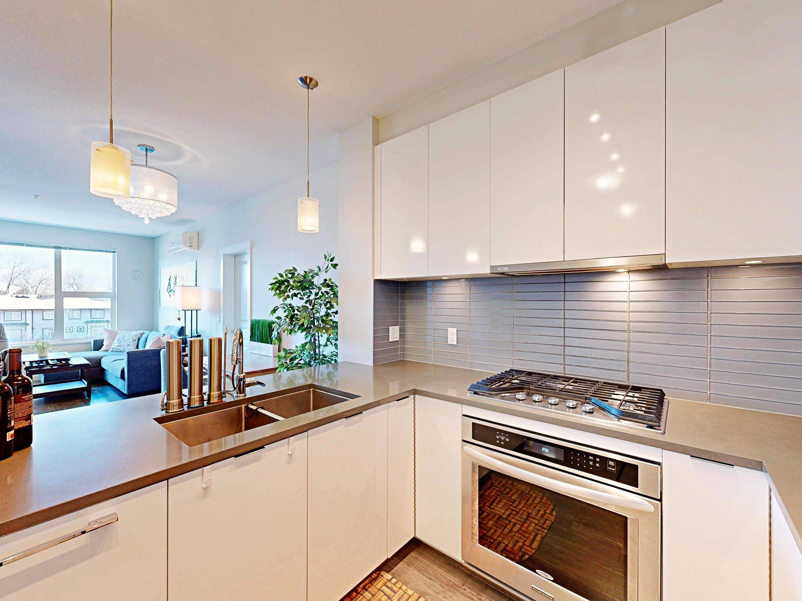 Richmond, BC V6X 0L8,9311 Alexandra RD #319