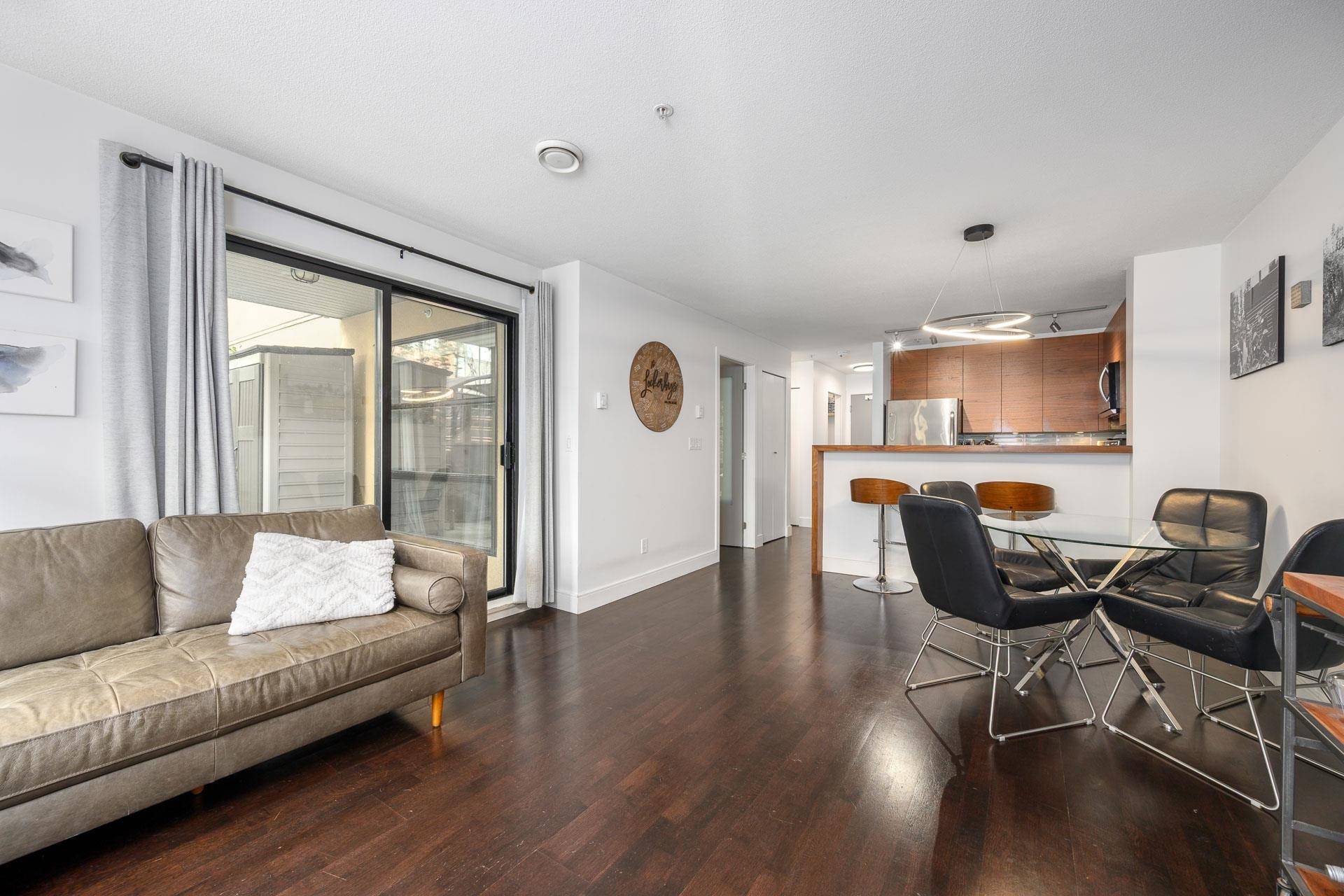 North Vancouver, BC V7M 1E8,124 W 3rd ST #204