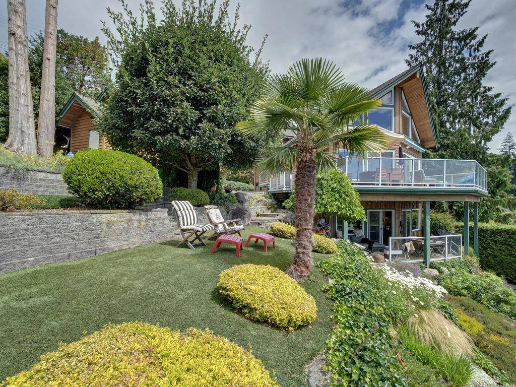 Gibsons, BC V0N 1V1,481 Central AVE