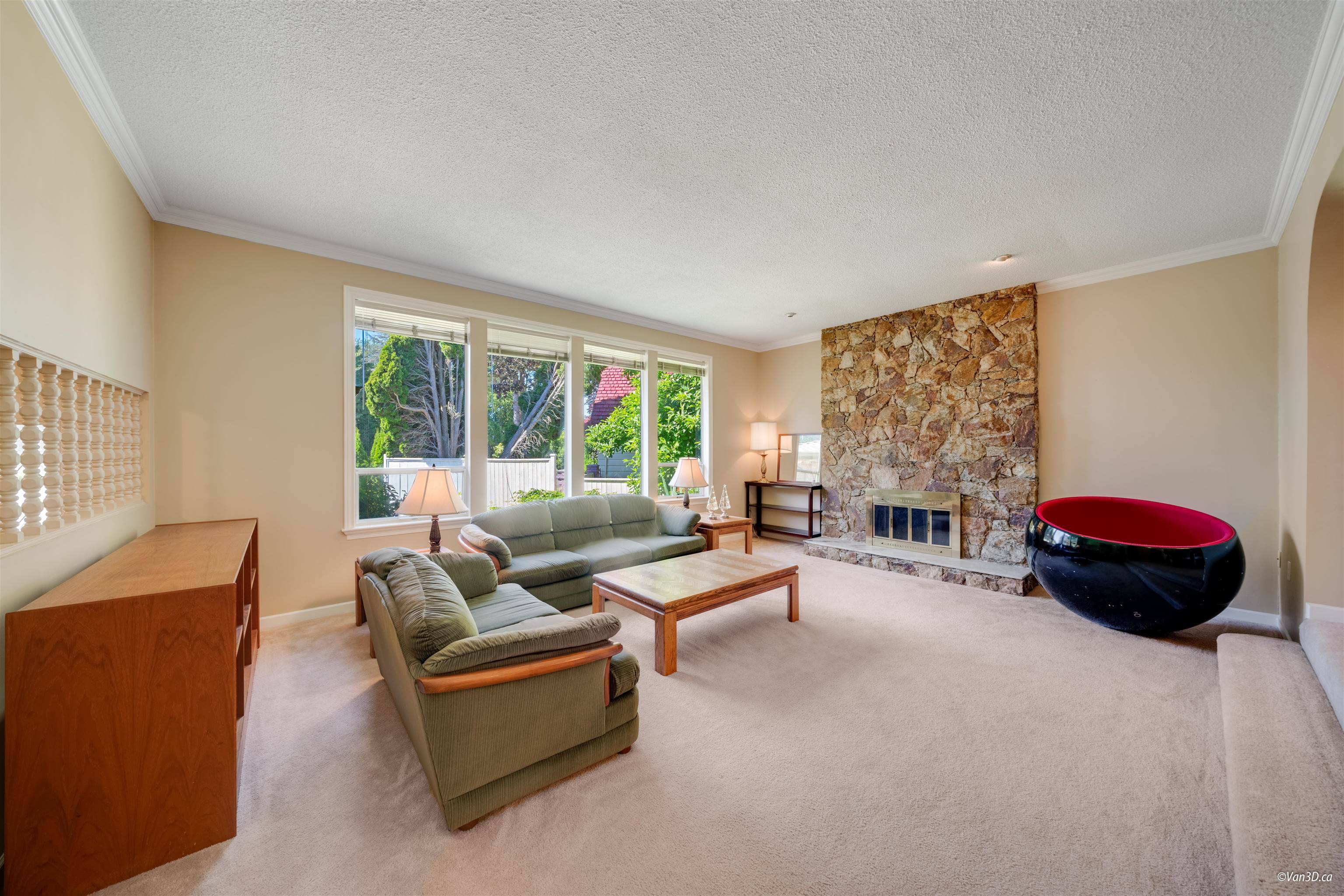 Richmond, BC V7A 4G4,7720 Waterton DR