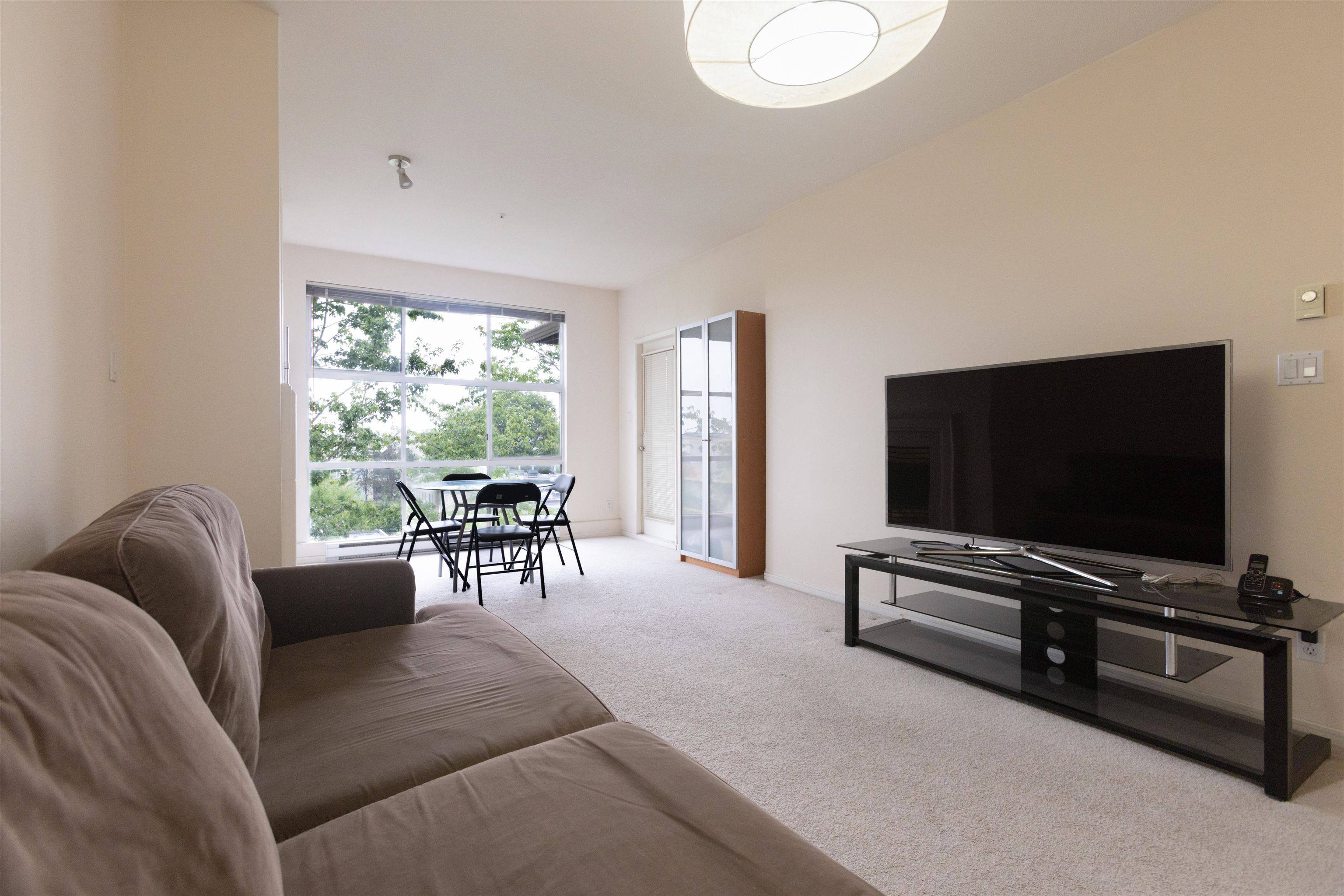 Richmond, BC V6Y 3Z7,8220 Jones RD #408