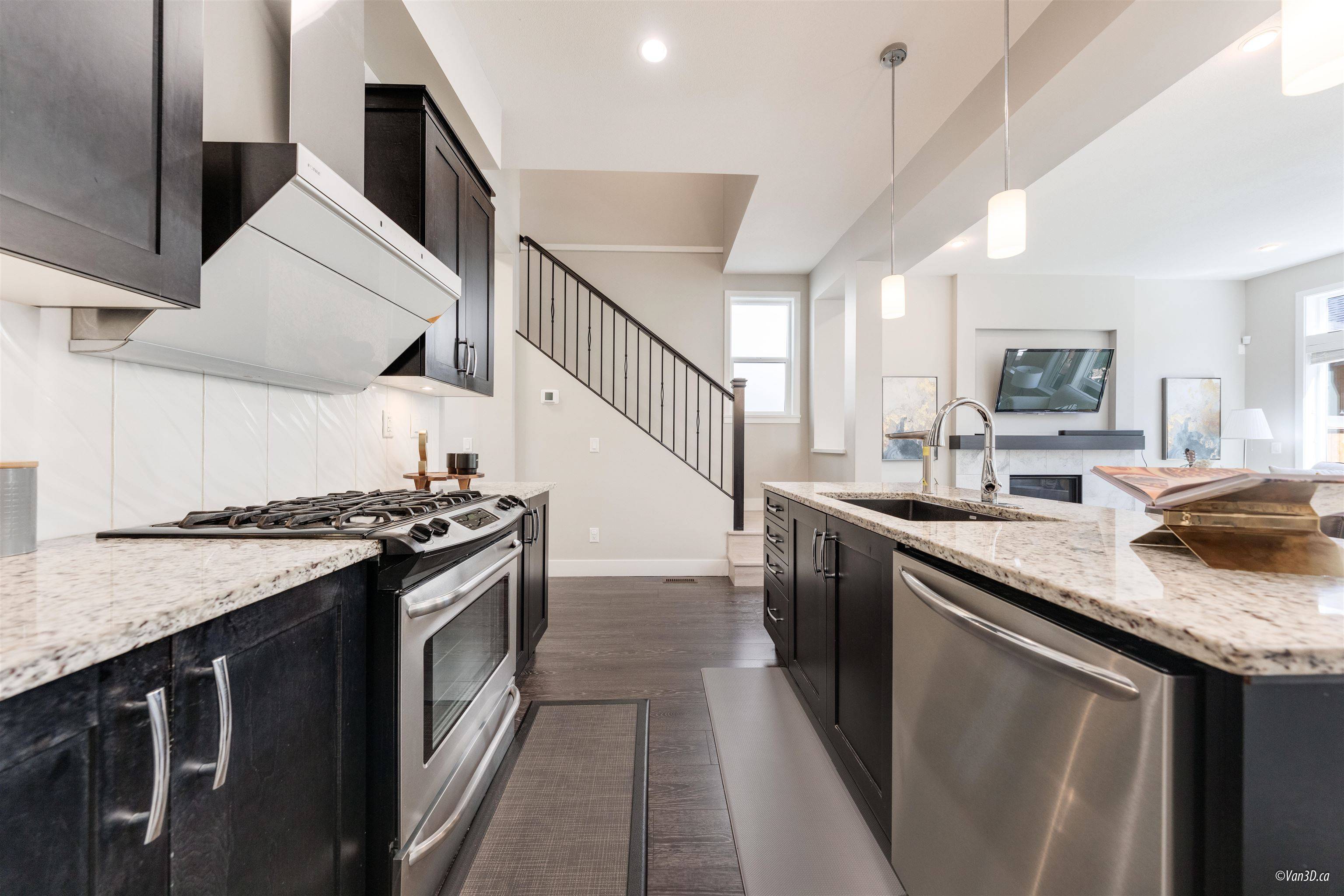 Surrey, BC V3Z 0N4,15858 29a AVE