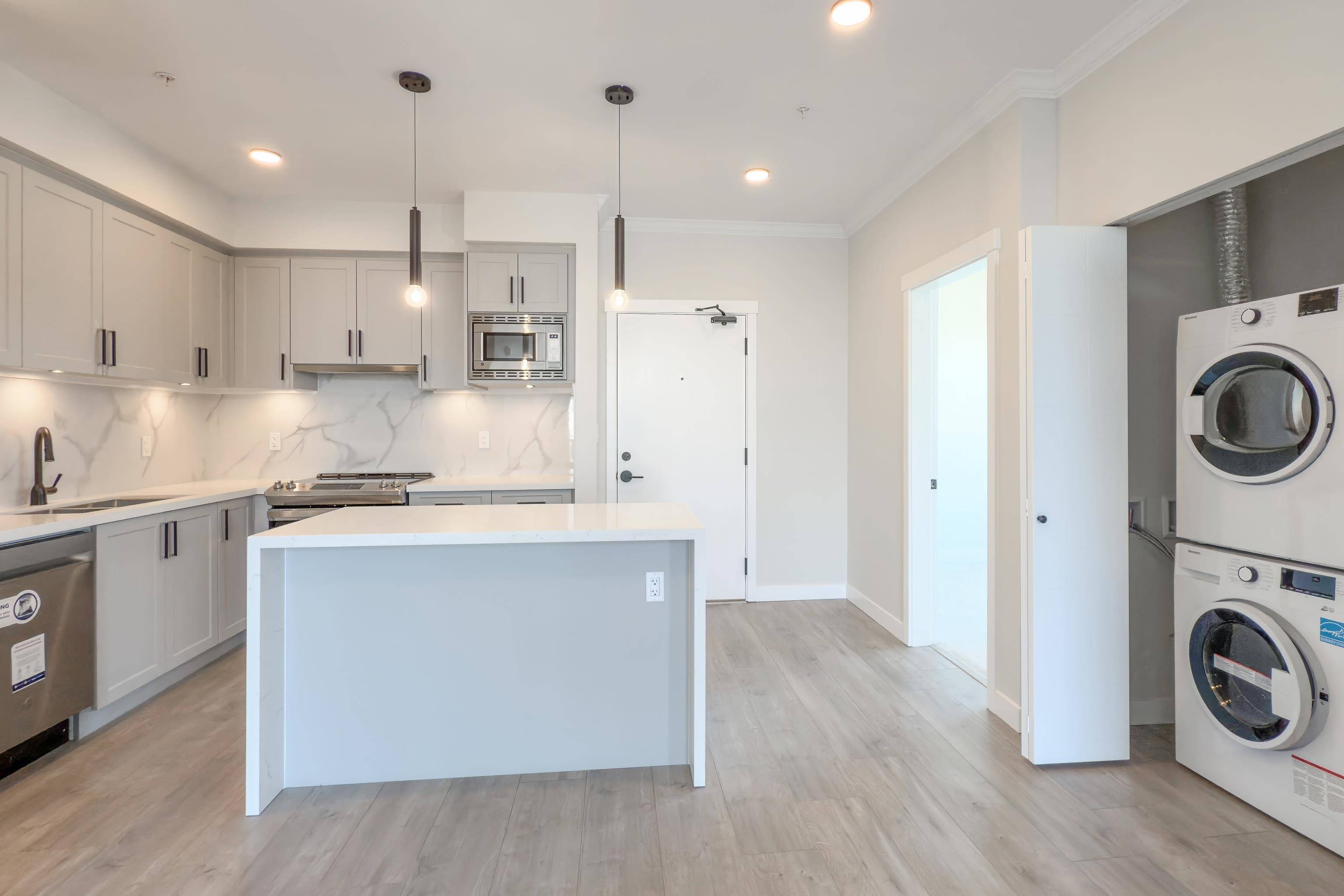 Maple Ridge, BC V2X 5Y6,12109 223 ST #516