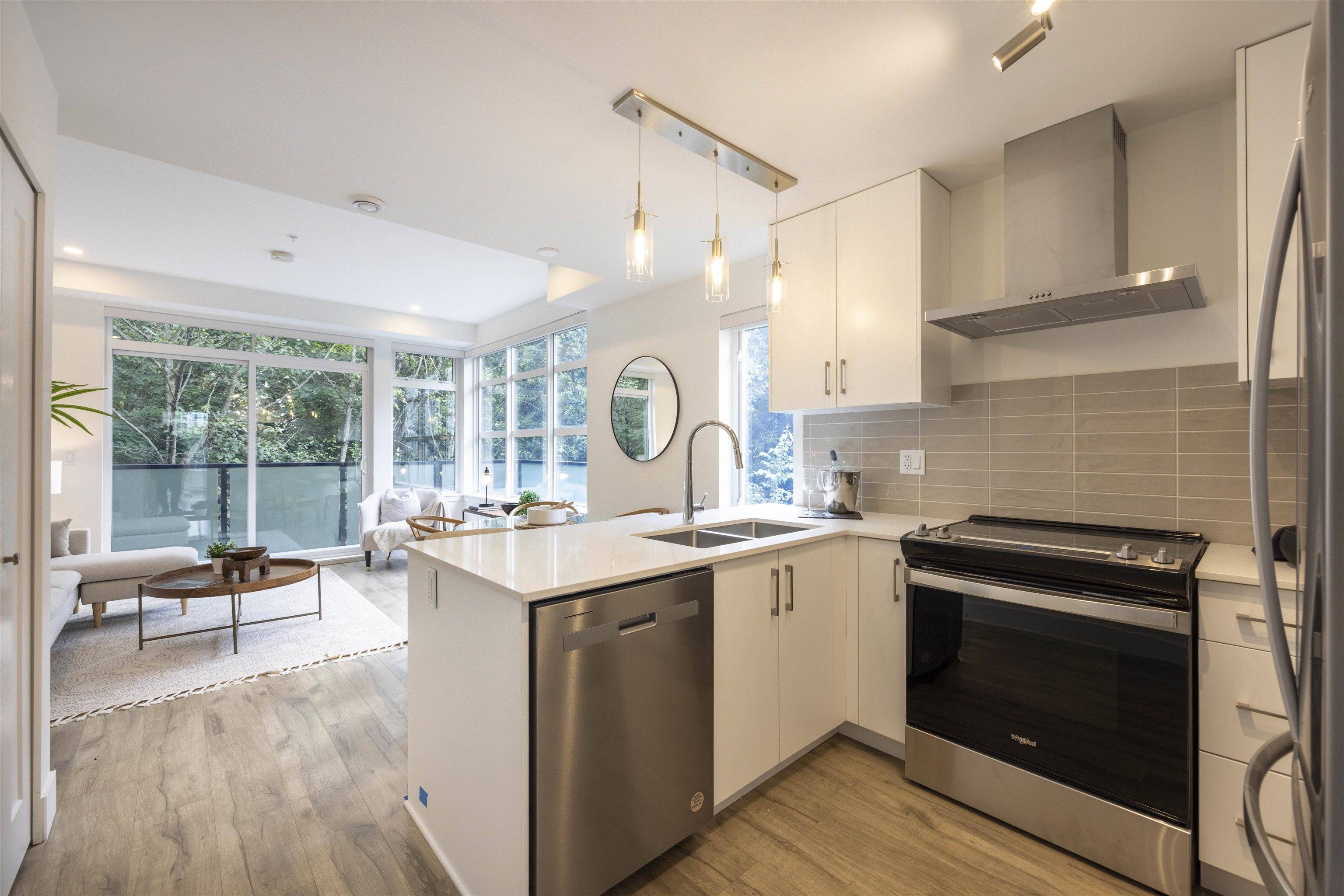 Surrey, BC V3X 1E6,6328 King George BLVD #19