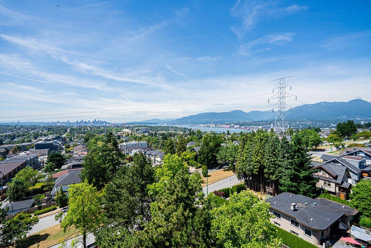 Burnaby, BC V5C 5Y7,3740 Albert ST #902