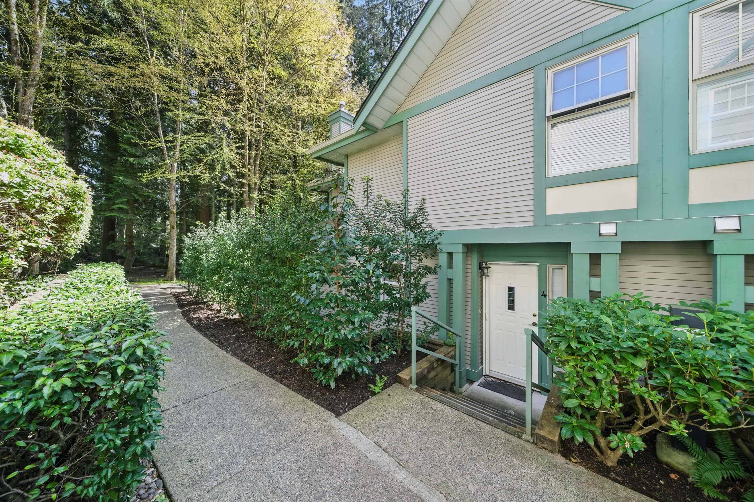 Port Moody, BC V3H 4Z5,65 Foxwood DR #4
