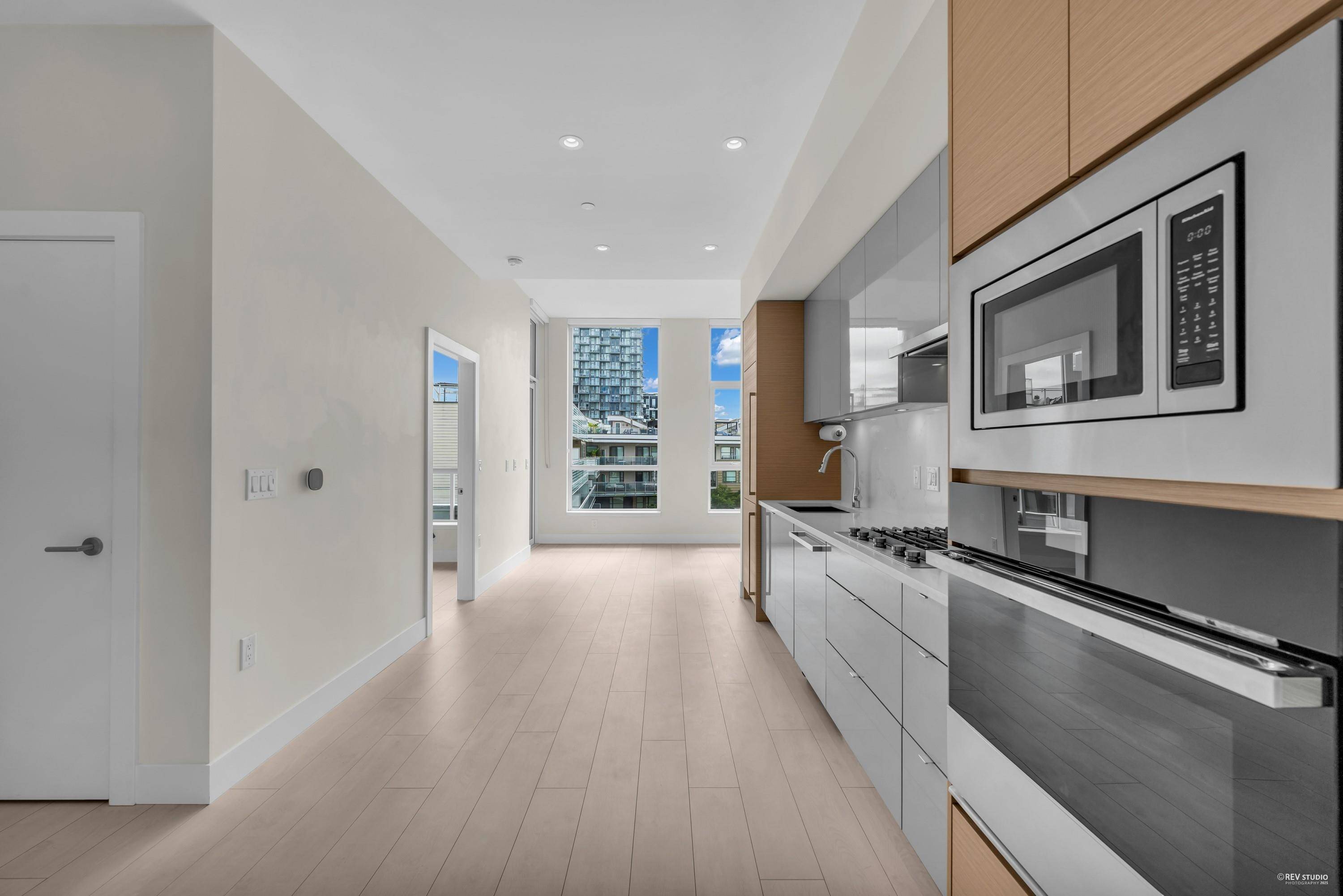 Vancouver, BC V5S 0E3,3438 Sawmill CRES #601