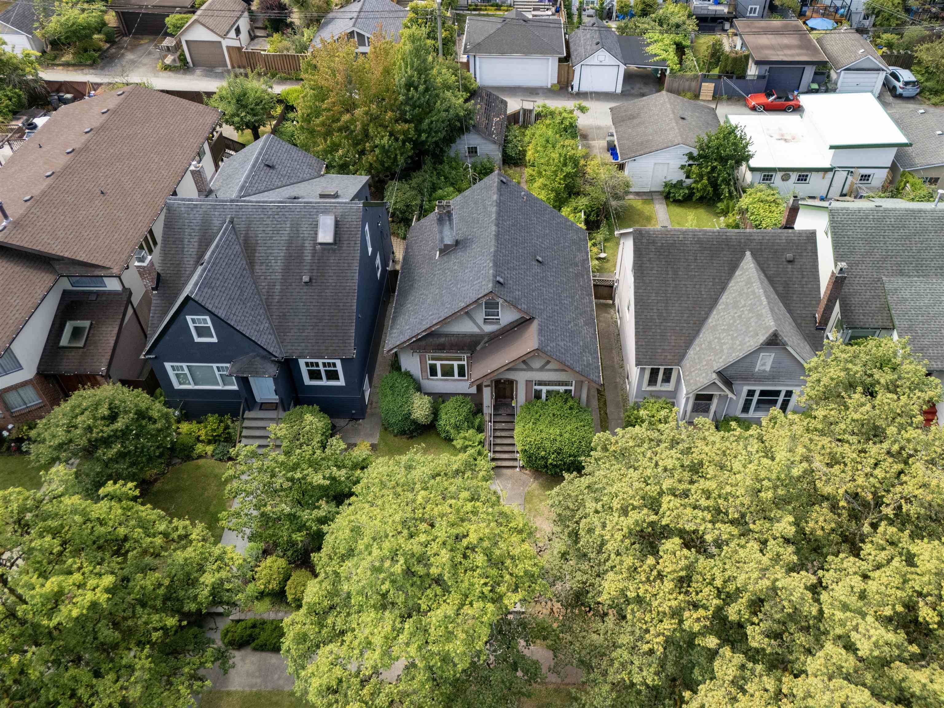Vancouver, BC V5Y 2E2,140 W 21st AVE