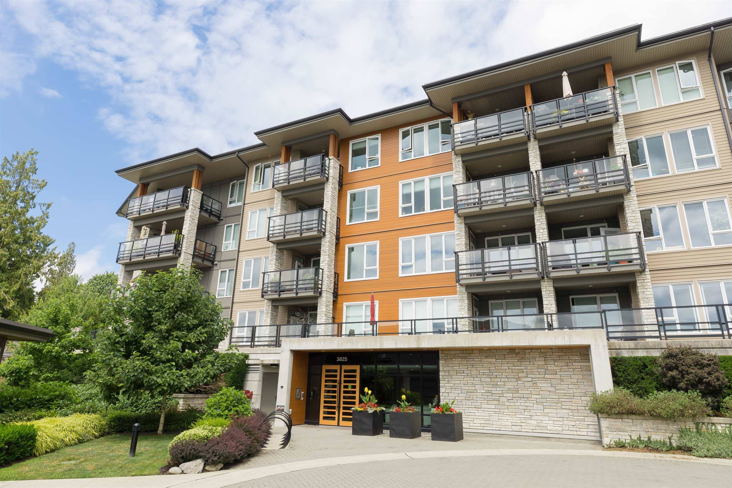 North Vancouver, BC V7G 0A6,3825 Cates Landing WAY #407