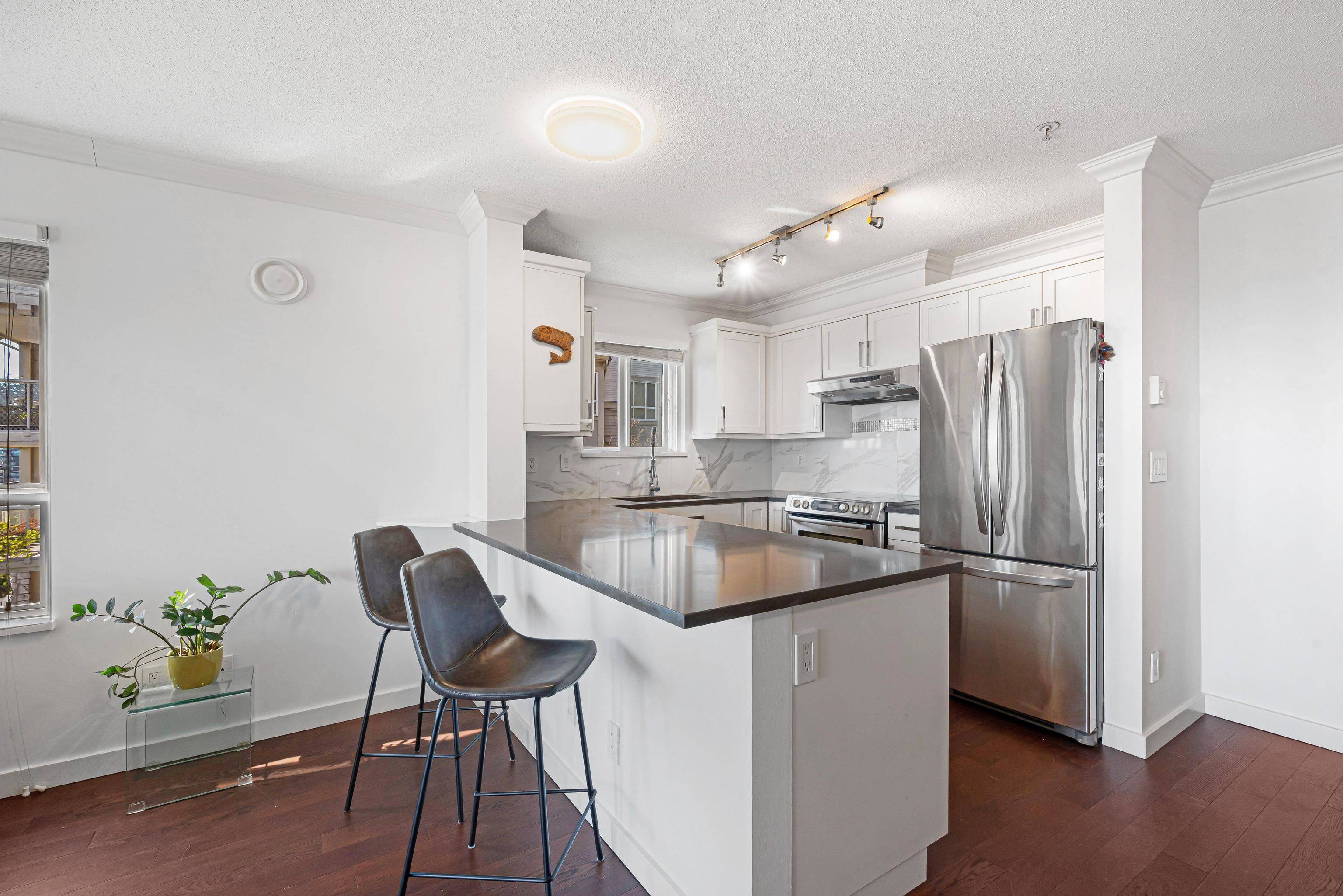 North Vancouver, BC V7L 4W5,365 E 1st ST #213