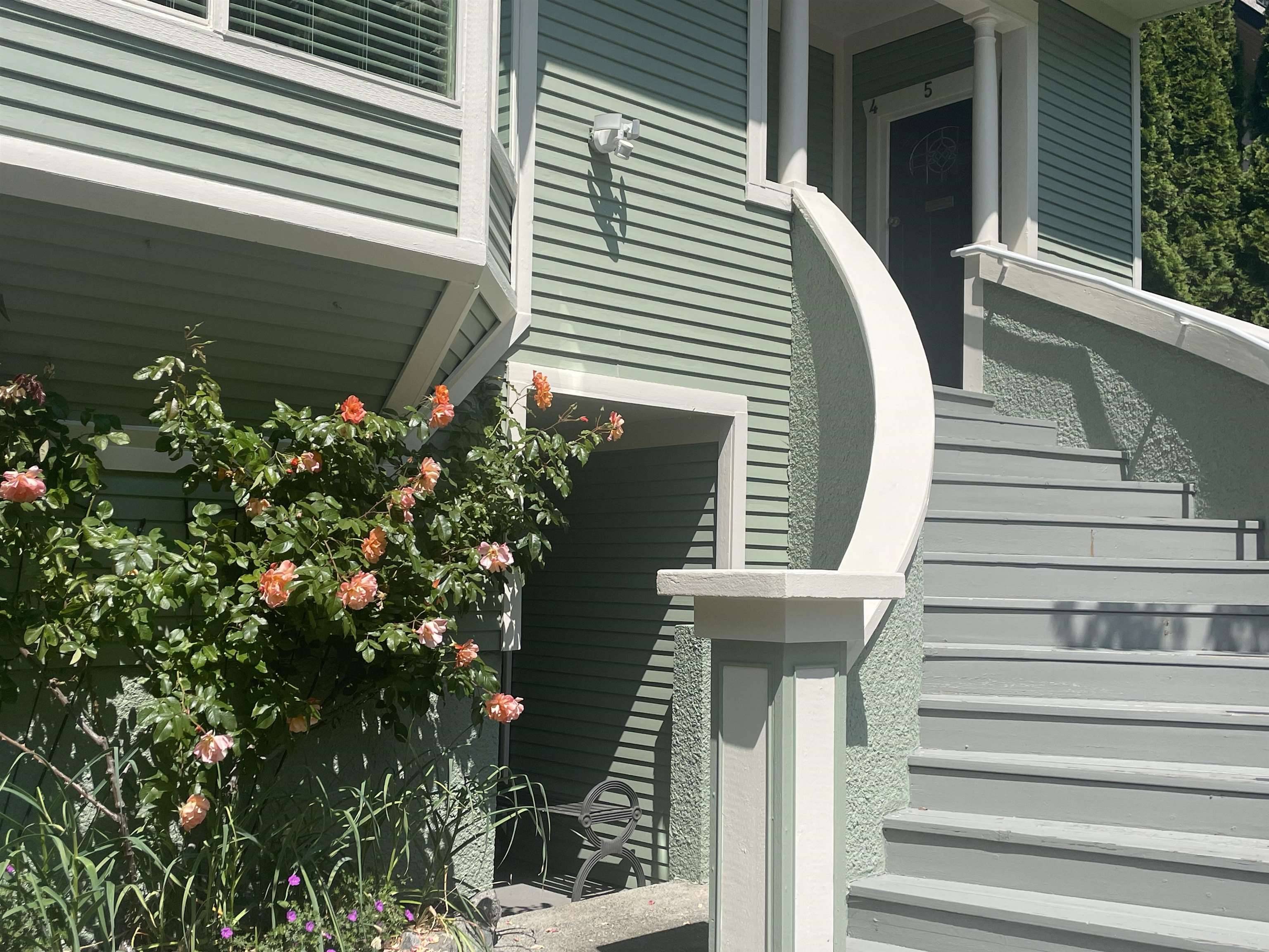 Vancouver, BC V5Y 1W2,335 W 13th AVE #3