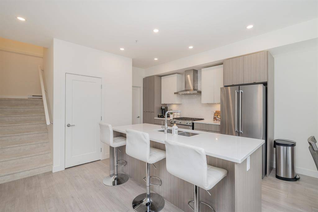 Langley, BC V2Y 0Y6,7947 209 ST #81
