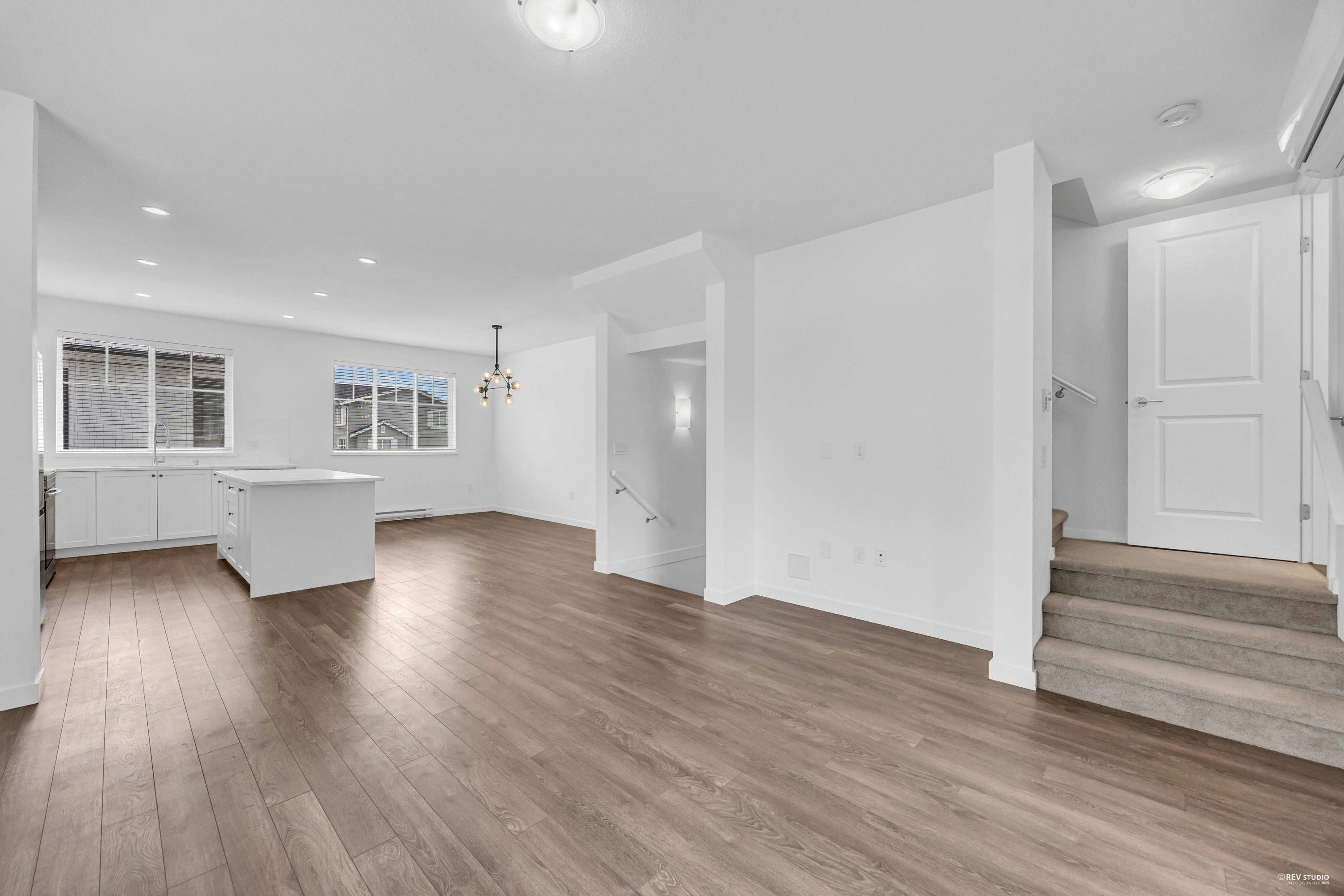 Surrey, BC V3R 0G9,15487 99a AVE #72
