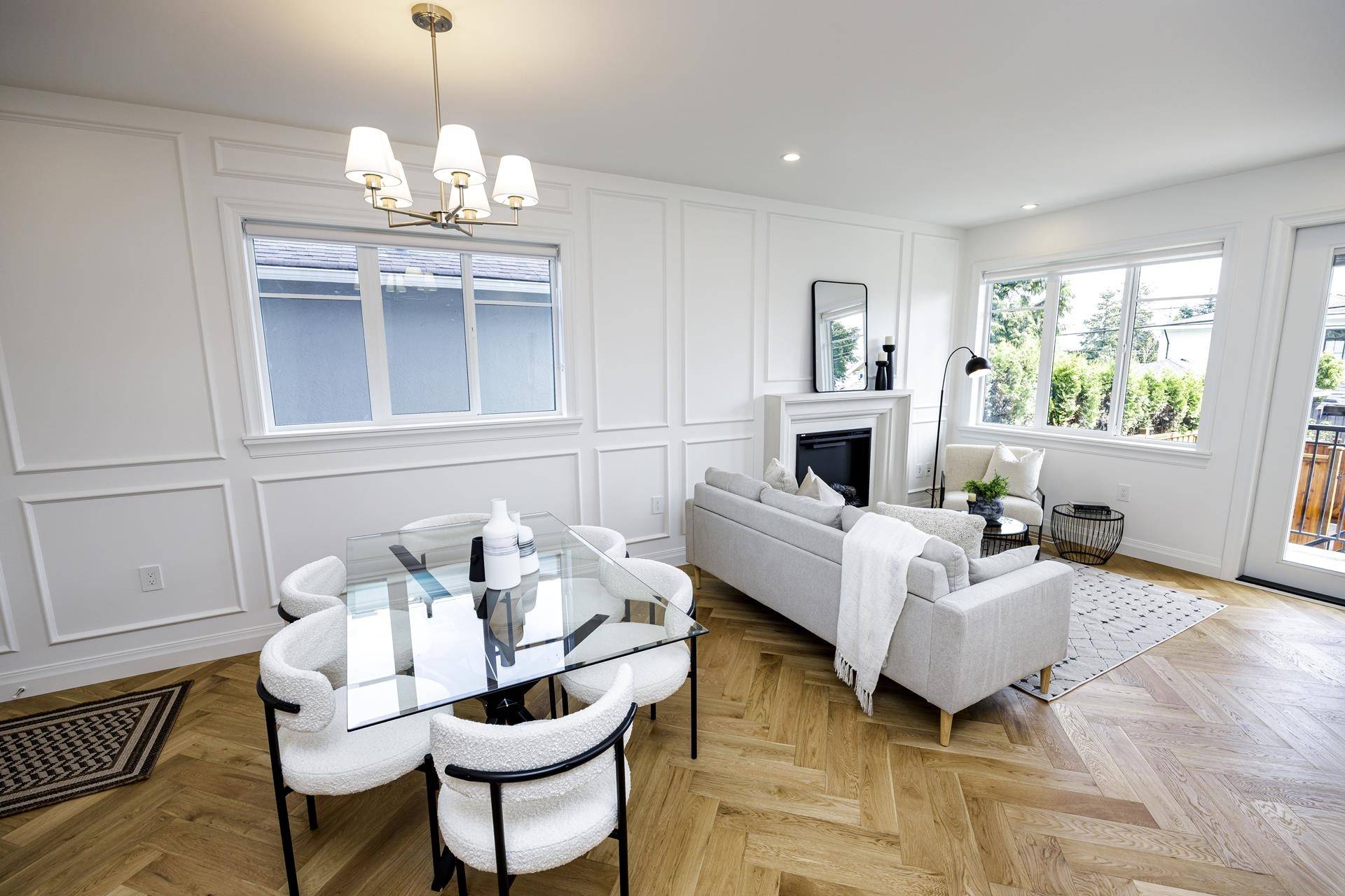 North Vancouver, BC V7L 3E4,261 E 23rd ST