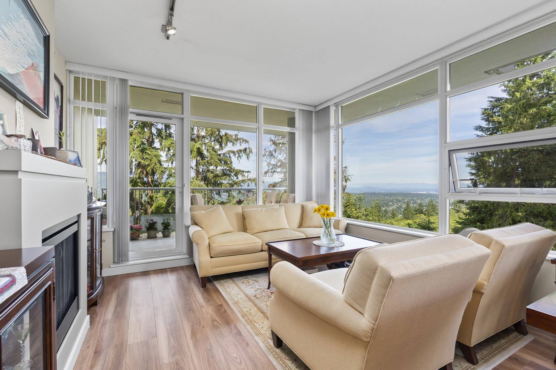 Burnaby, BC V5A 4Z1,9266 University CRES #710