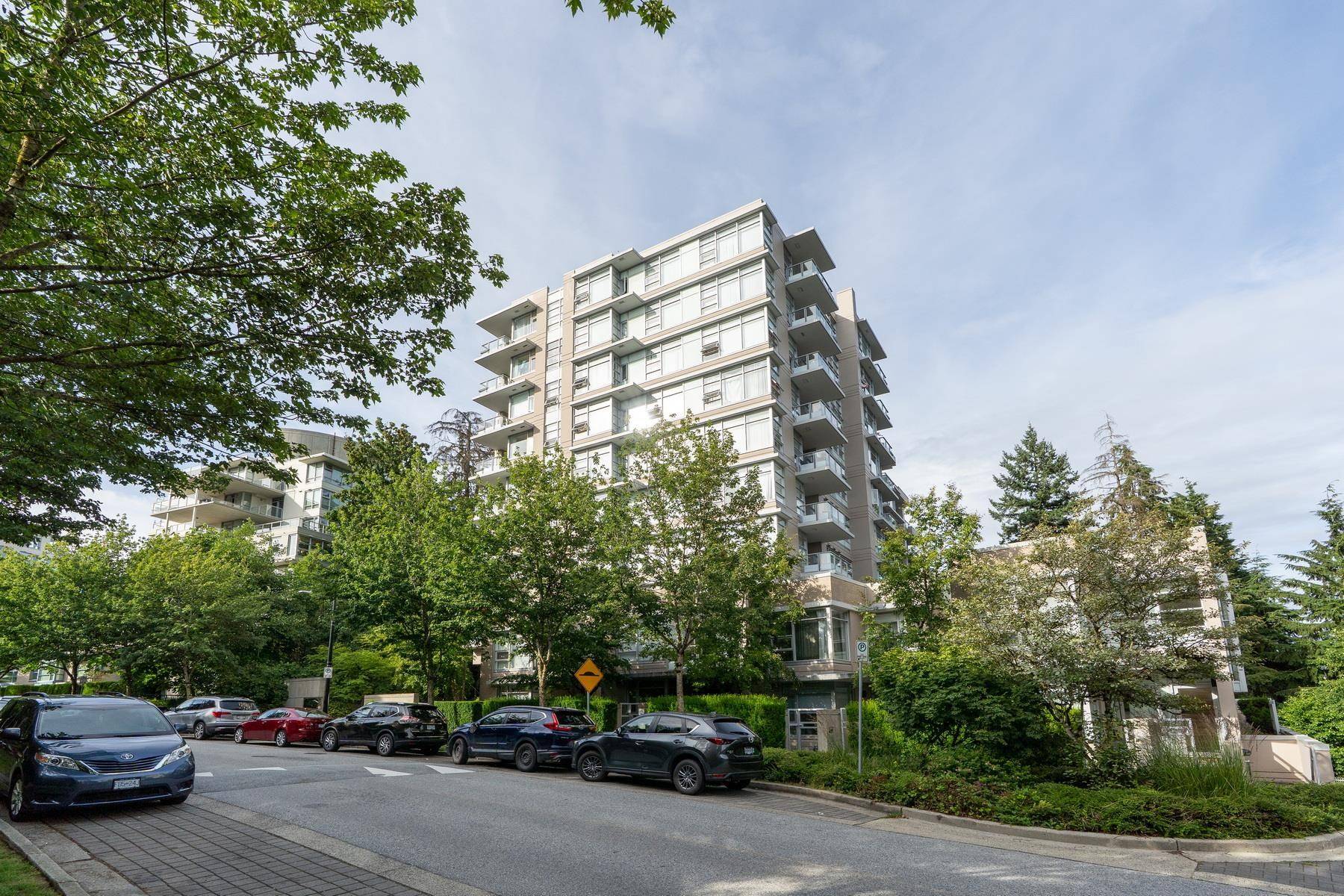 Burnaby, BC V5A 4Z1,9266 University CRES #710