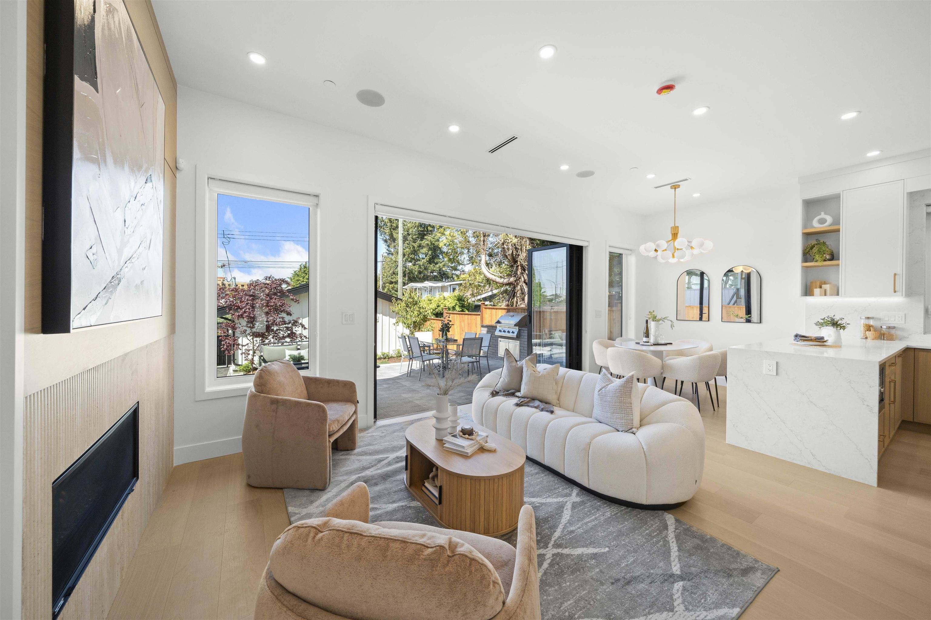 Vancouver, BC V3W 0Y3,6461 E Prince Edward ST #2