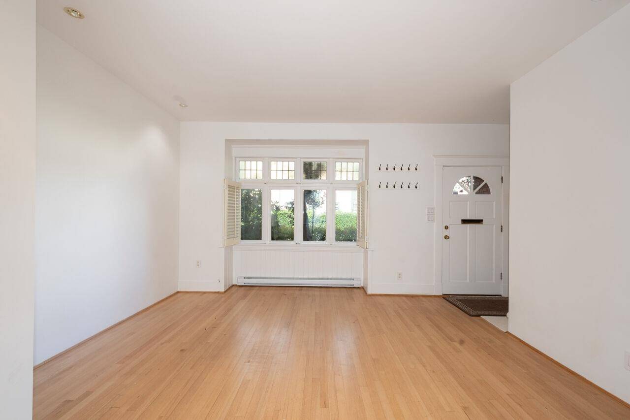 Vancouver, BC V6H 2V5,2640 Hemlock ST
