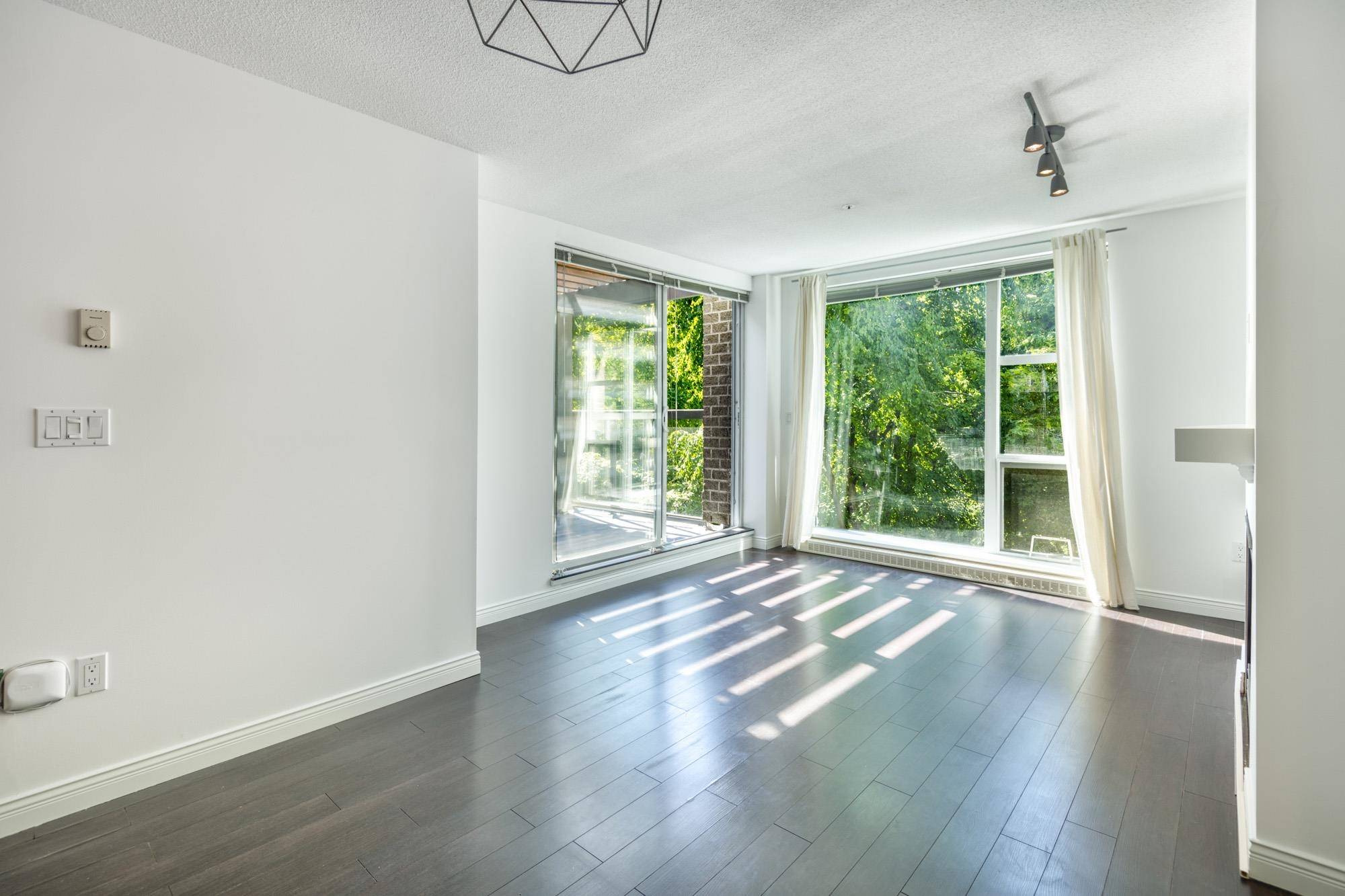 Vancouver, BC V6K 4S9,2288 Marstrand AVE #307