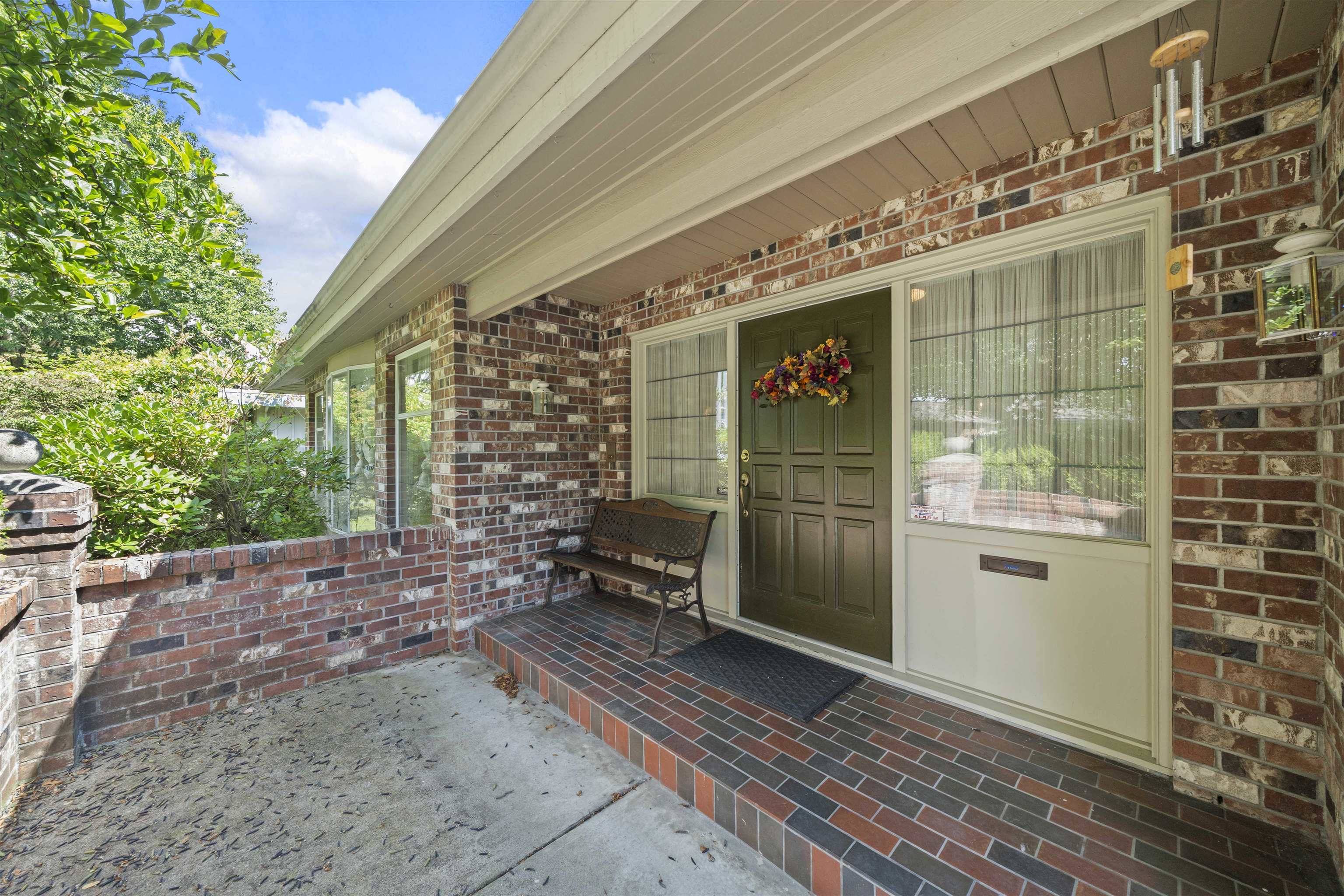 Richmond, BC V7A 4S4,7100 Kimberley DR