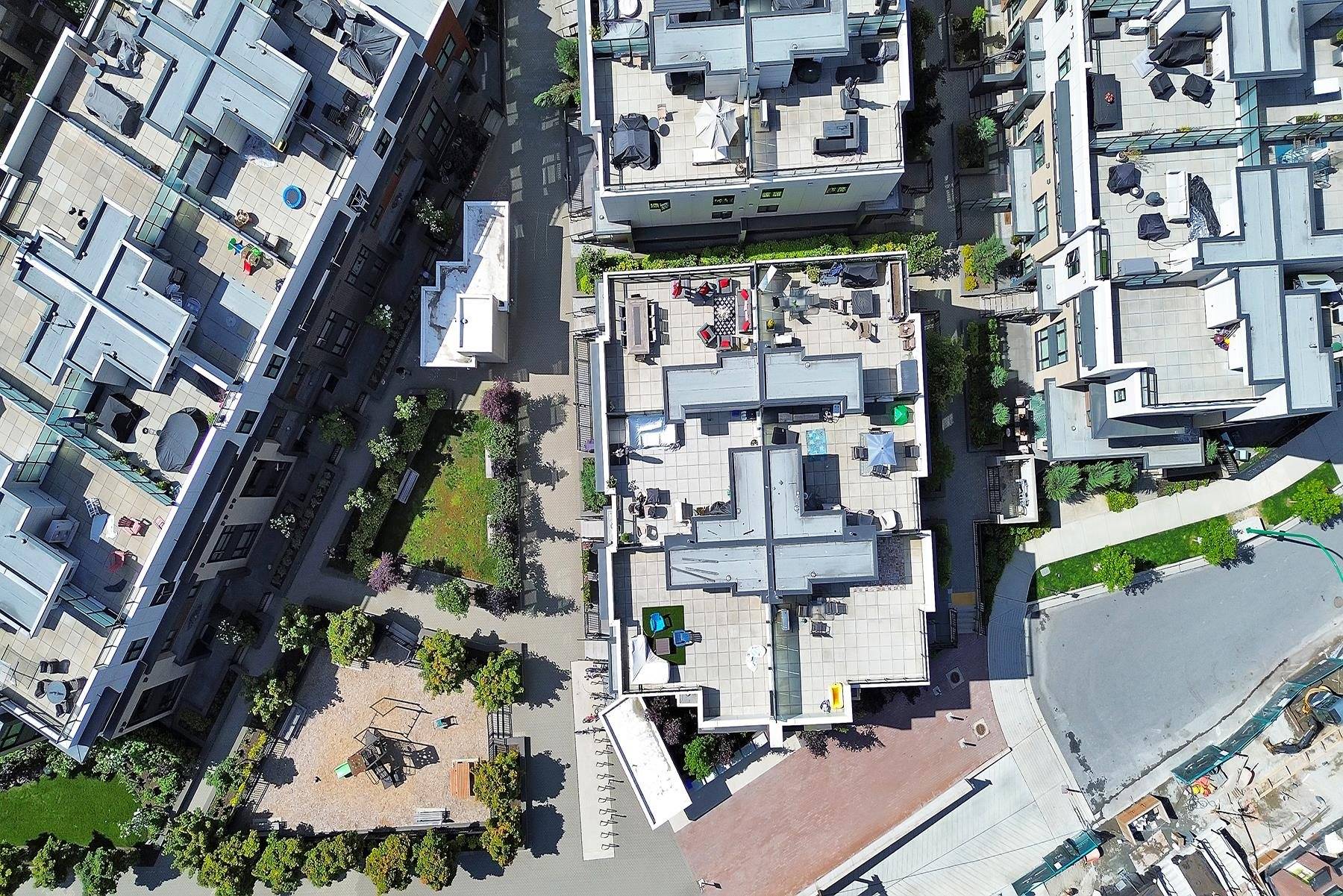 North Vancouver, BC V7P 1Y2,2035 Glenaire DR #245