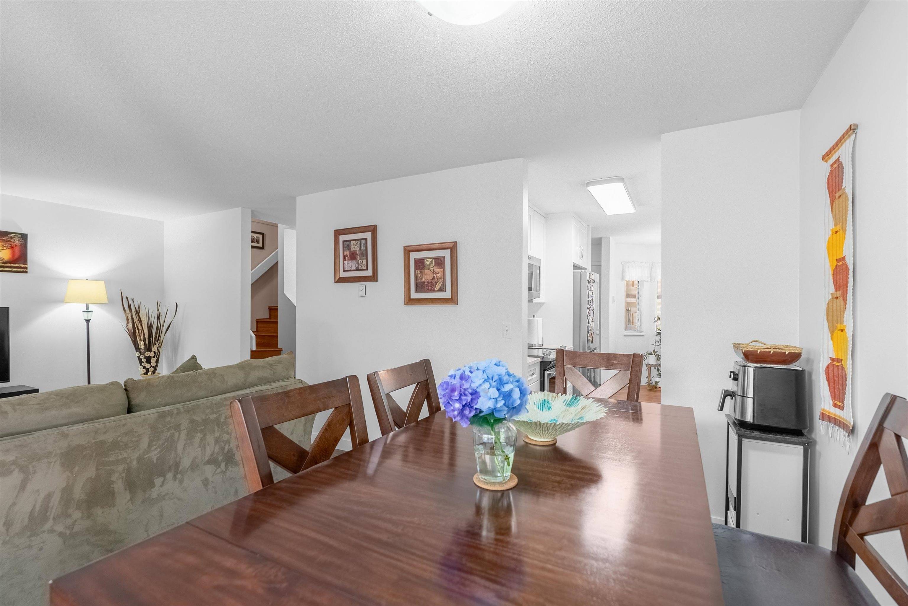 Surrey, BC V3R 4J6,10056 154 ST #3