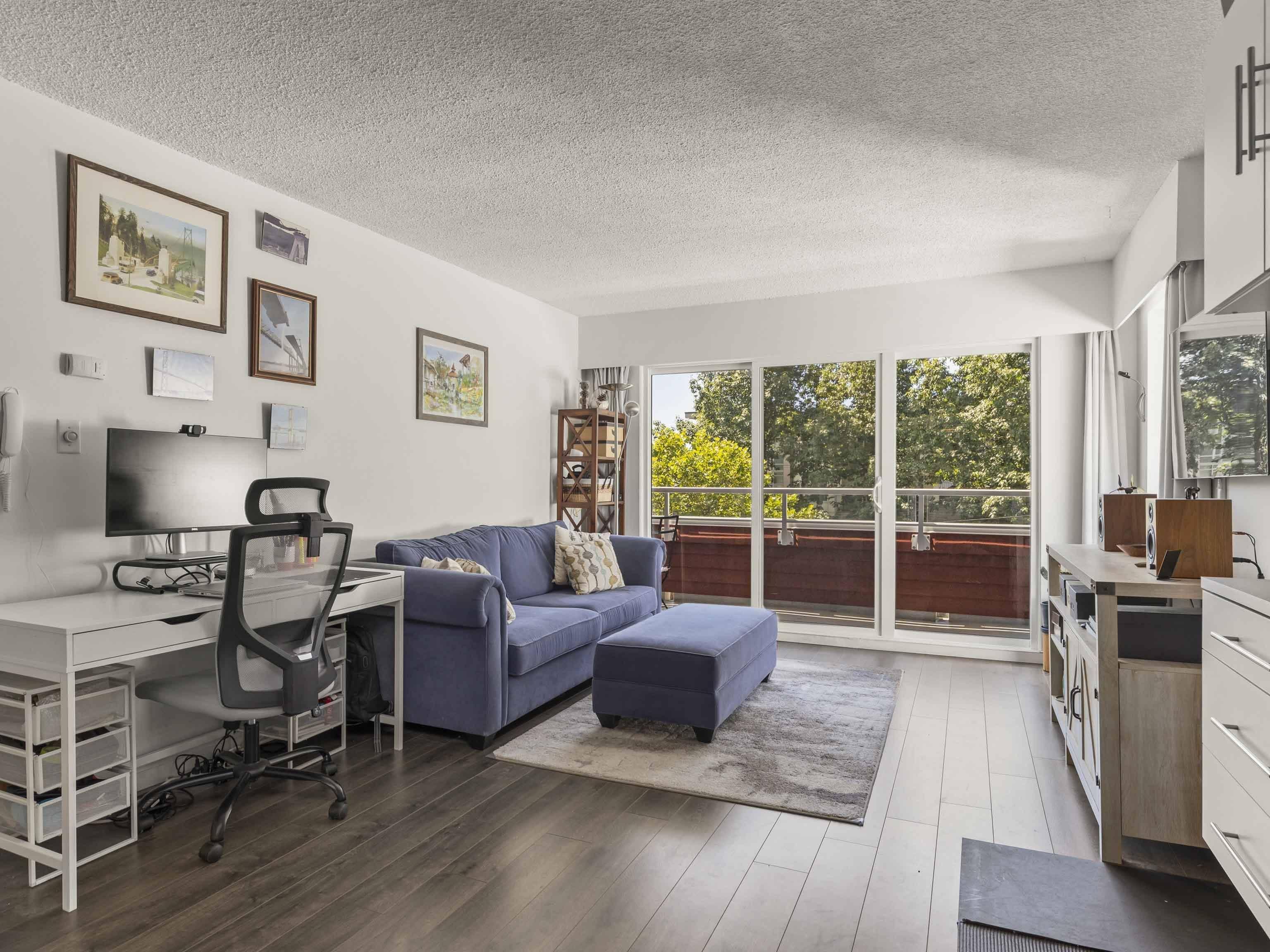 North Vancouver, BC V7M 1B4,250 W 1 ST #401