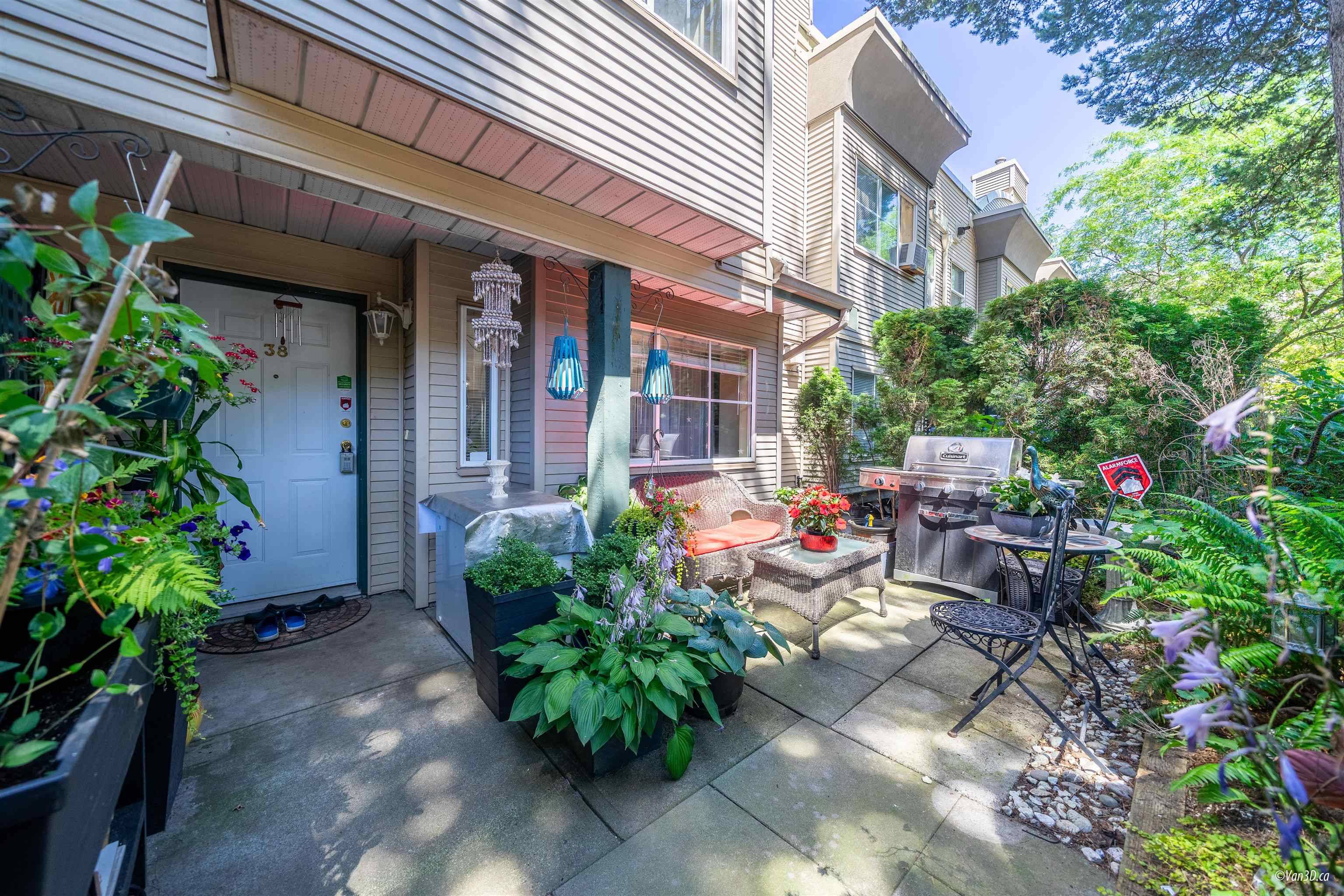 Pitt Meadows, BC V3Y 2R4,12449 191 ST #38