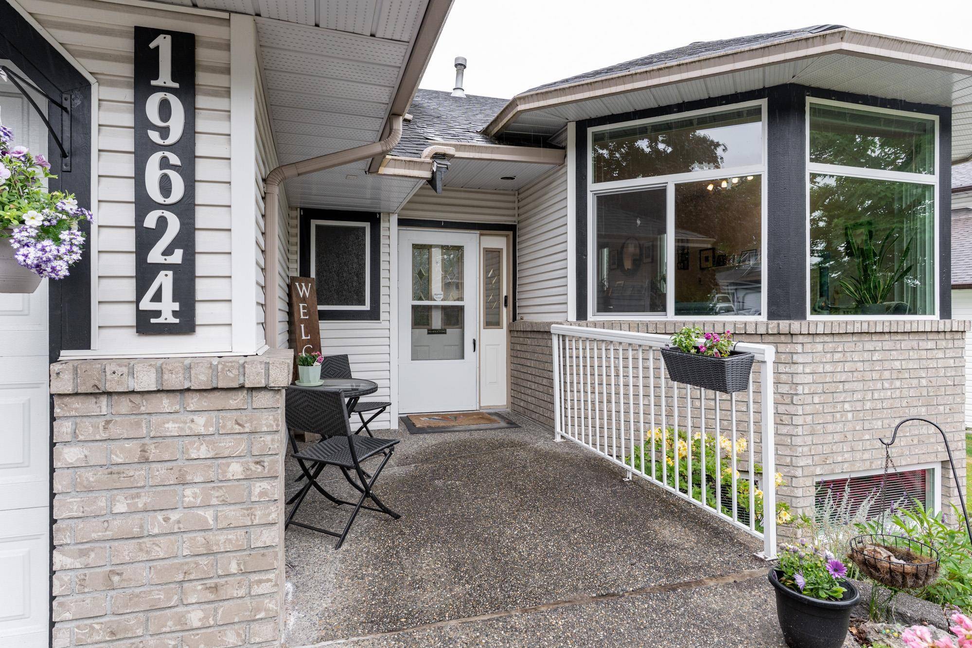 Pitt Meadows, BC V3Y 2L4,19624 Somerset DR