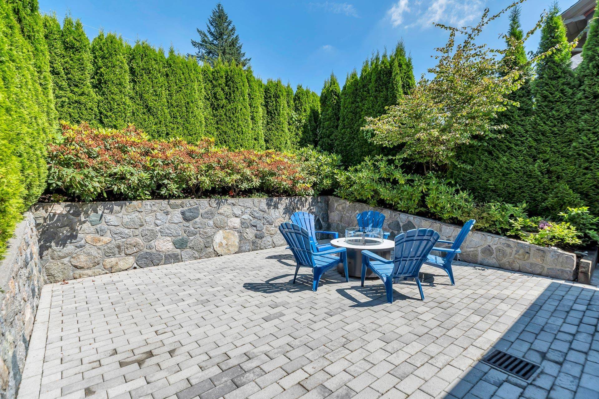 North Vancouver, BC V7N 1N1,169 E Carisbrooke RD