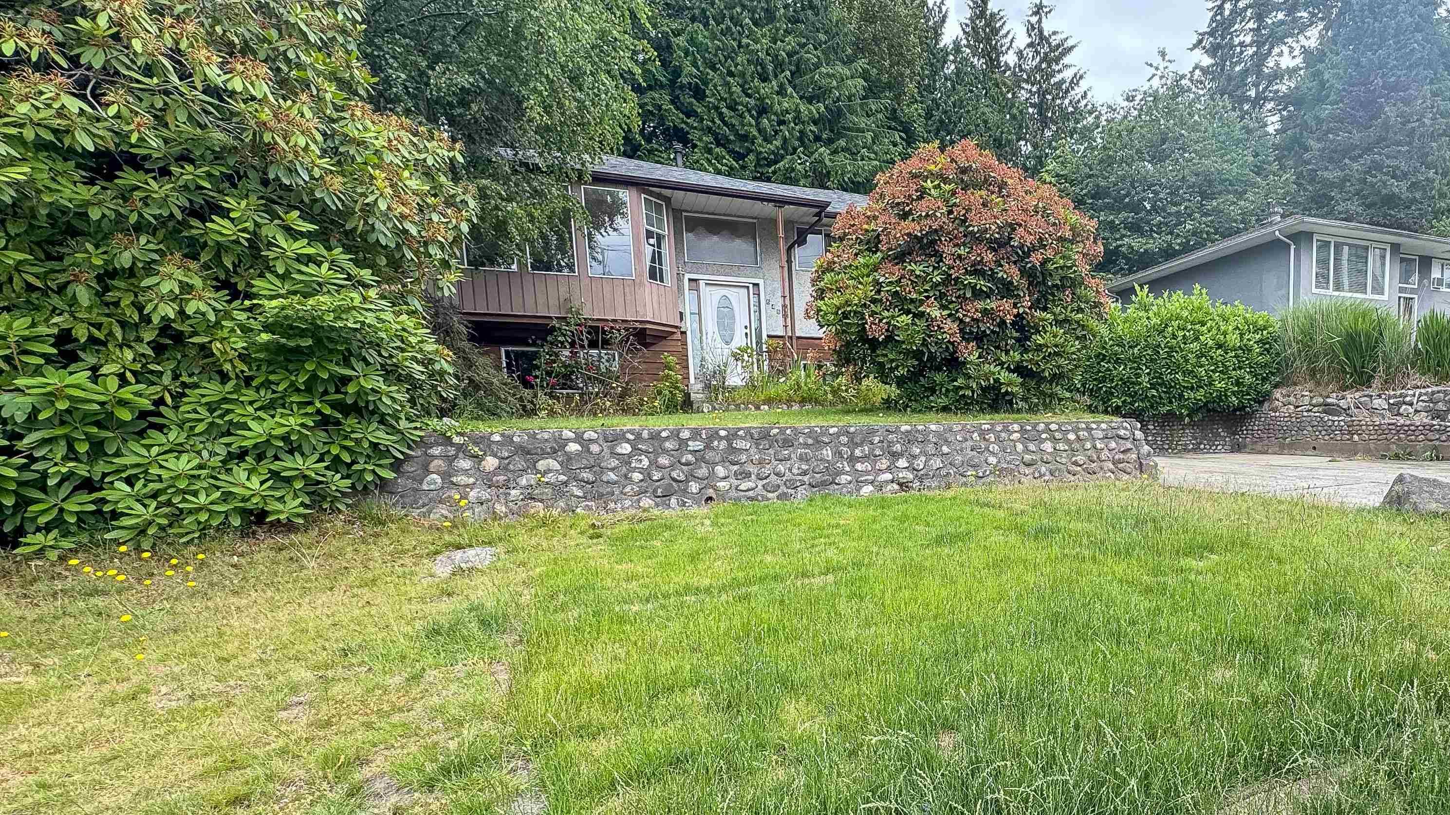 Coquitlam, BC V3J 3T4,646 Claremont ST