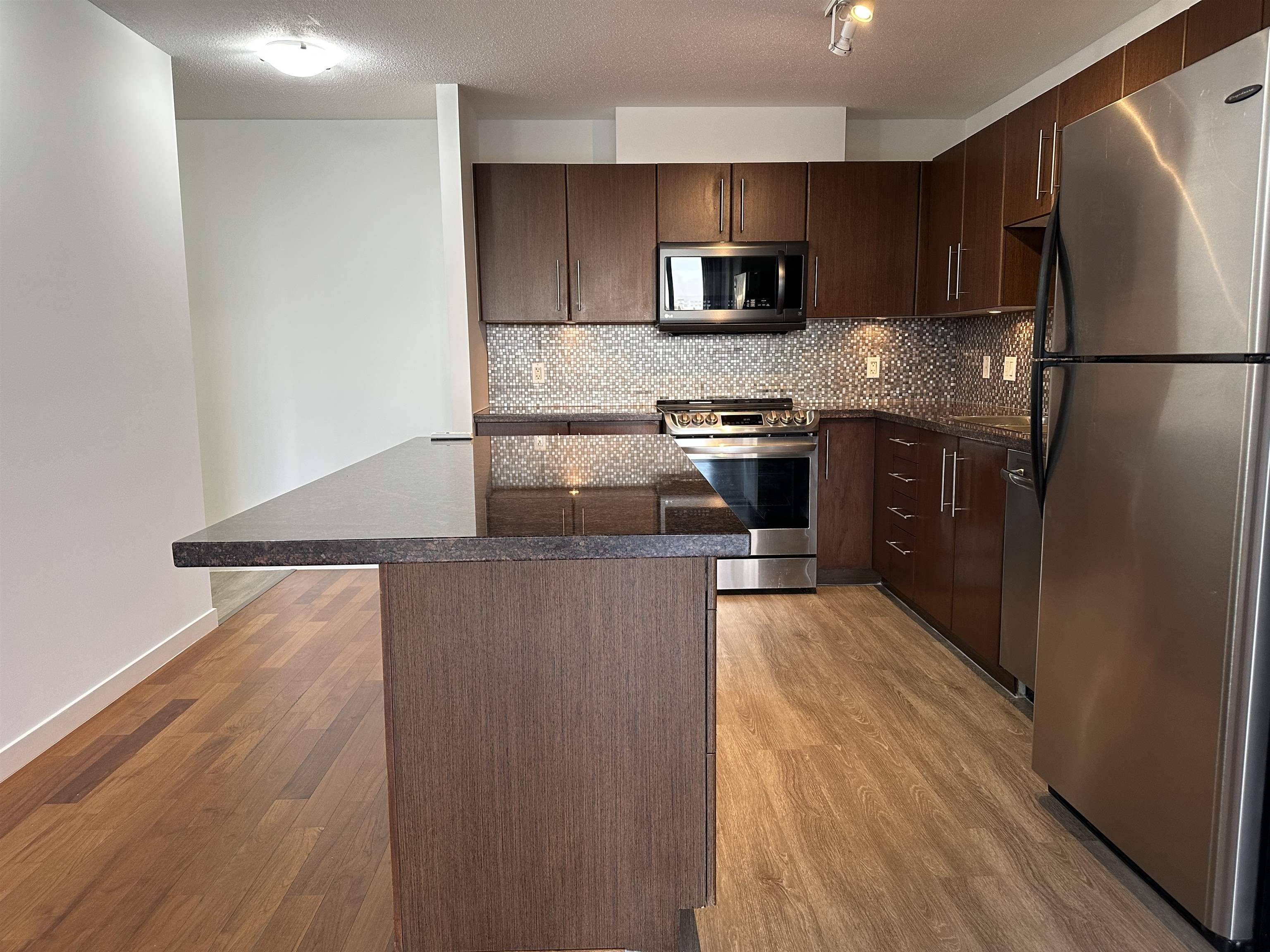 Burnaby, BC V5C 6T6,2138 Madison AVE #604