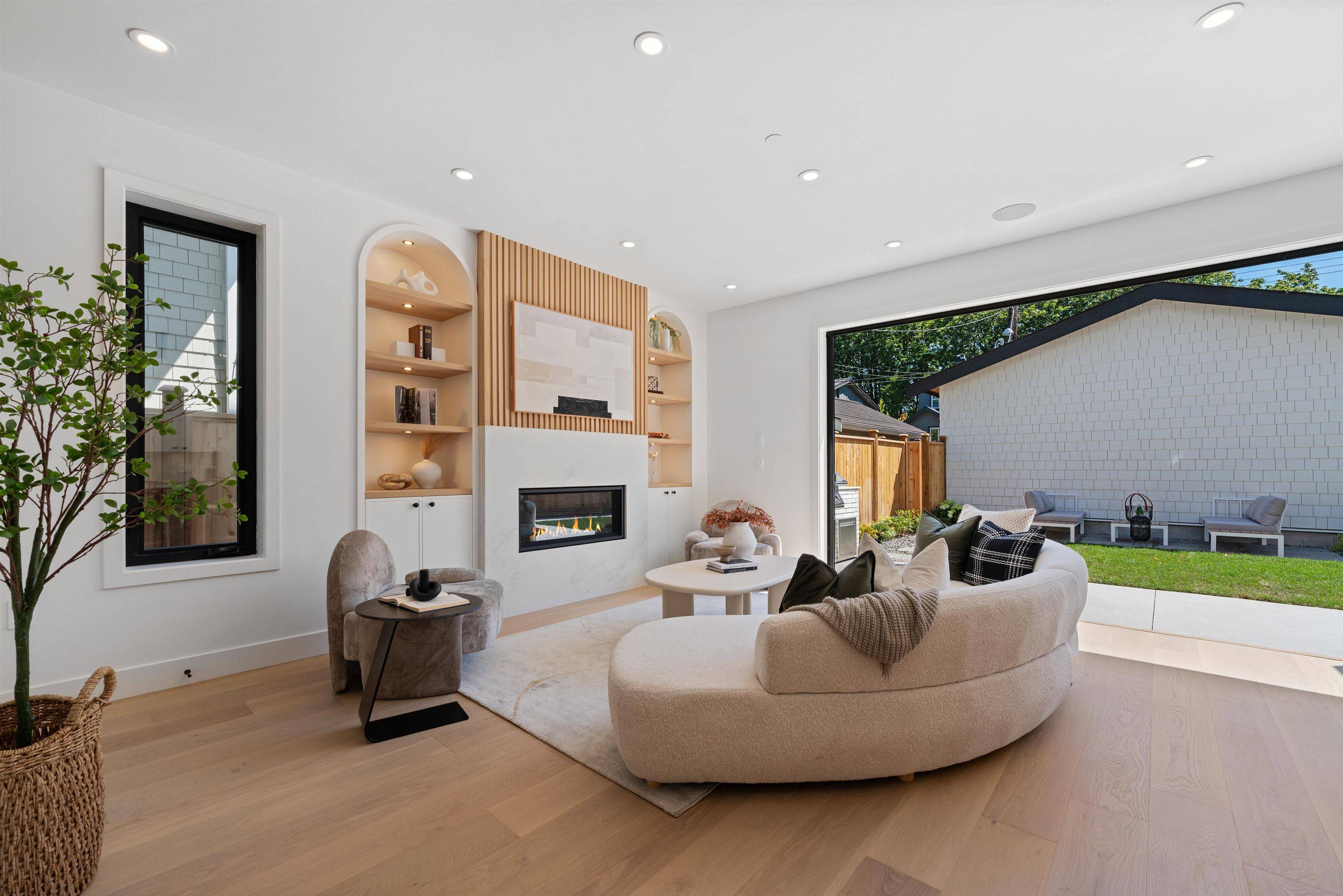 Vancouver, BC V6K 2P9,2846 West 12th AVE #2