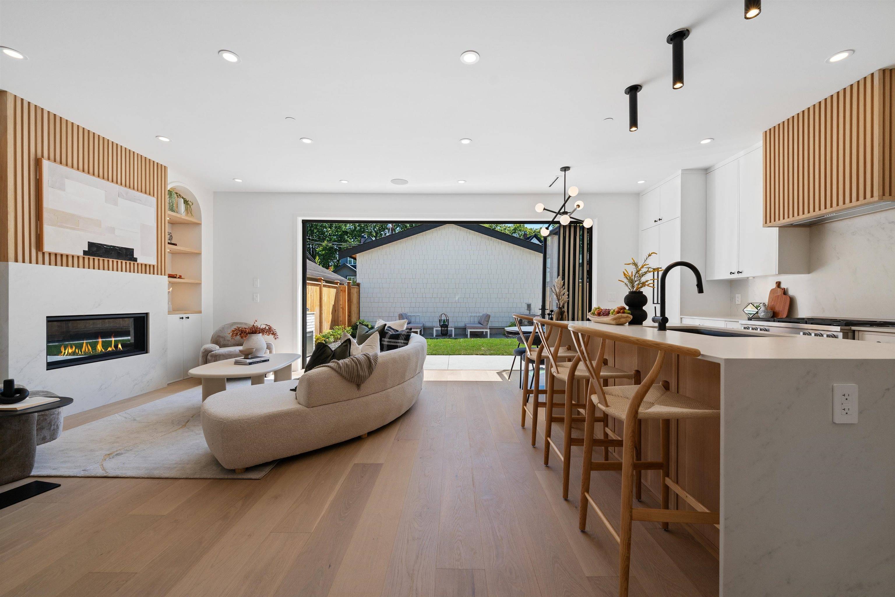 Vancouver, BC V6K 2P9,2846 West 12th AVE #2