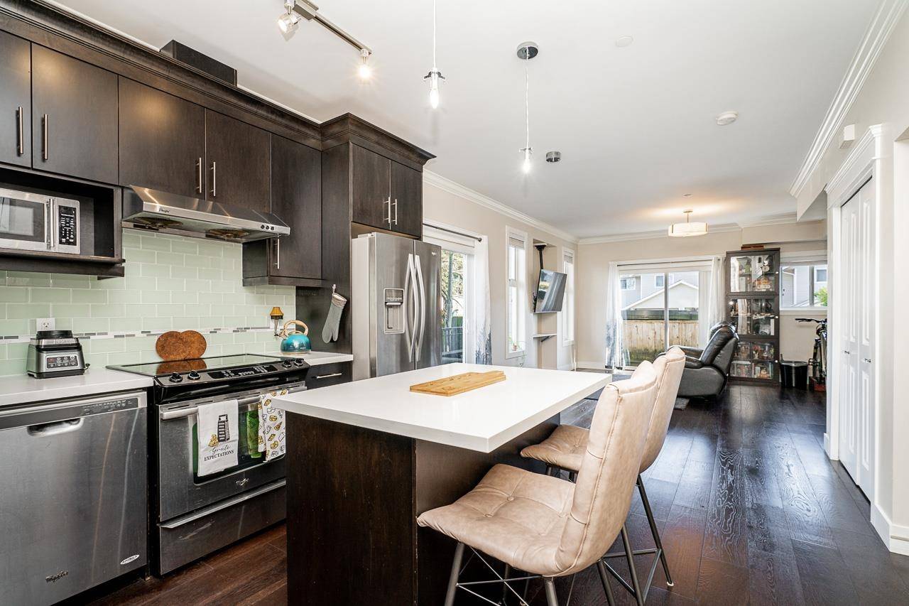 Port Coquitlam, BC V3B 3R2,3488 Sefton ST #104