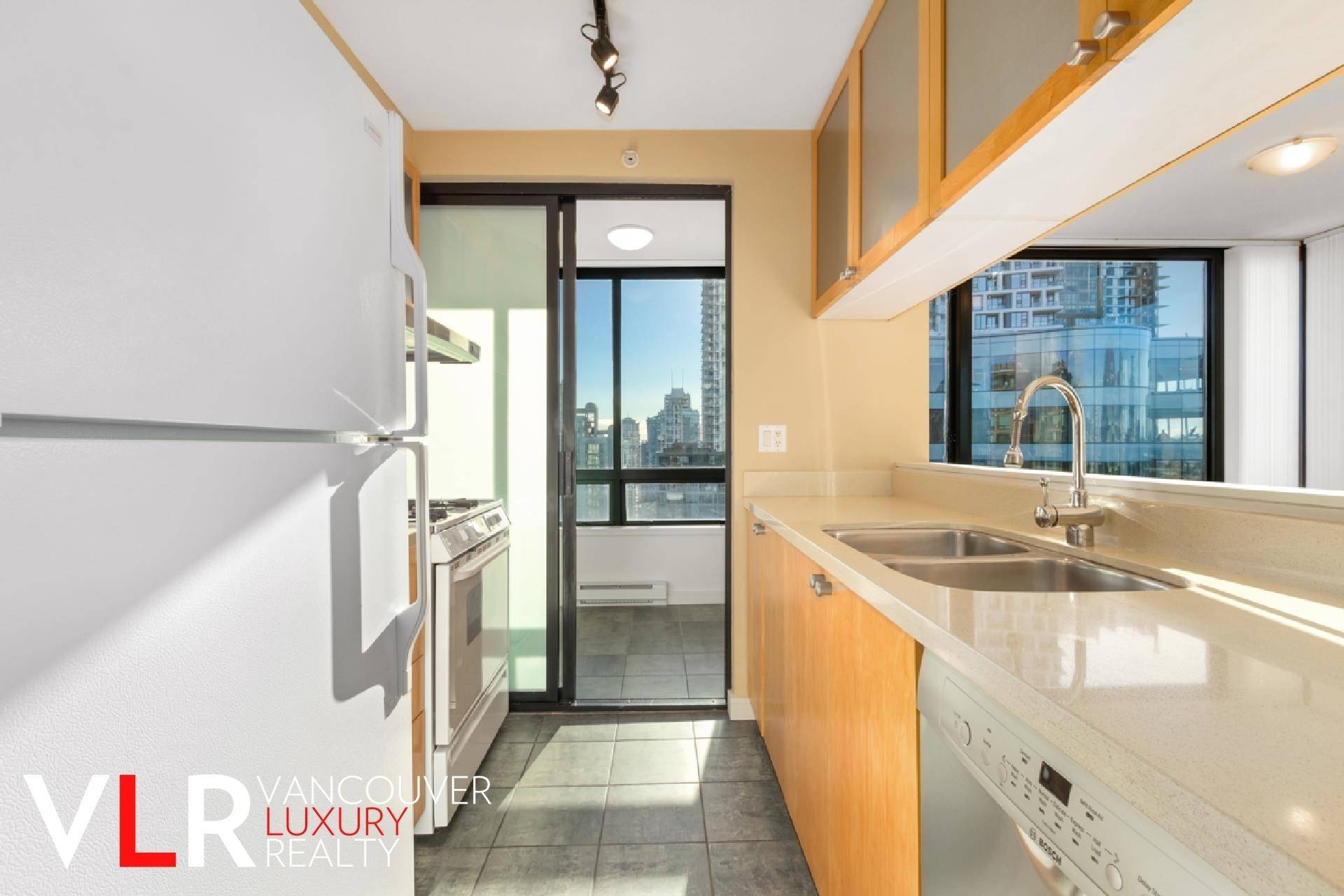 Vancouver, BC V6E 4R7,1003 Burnaby Street #1604