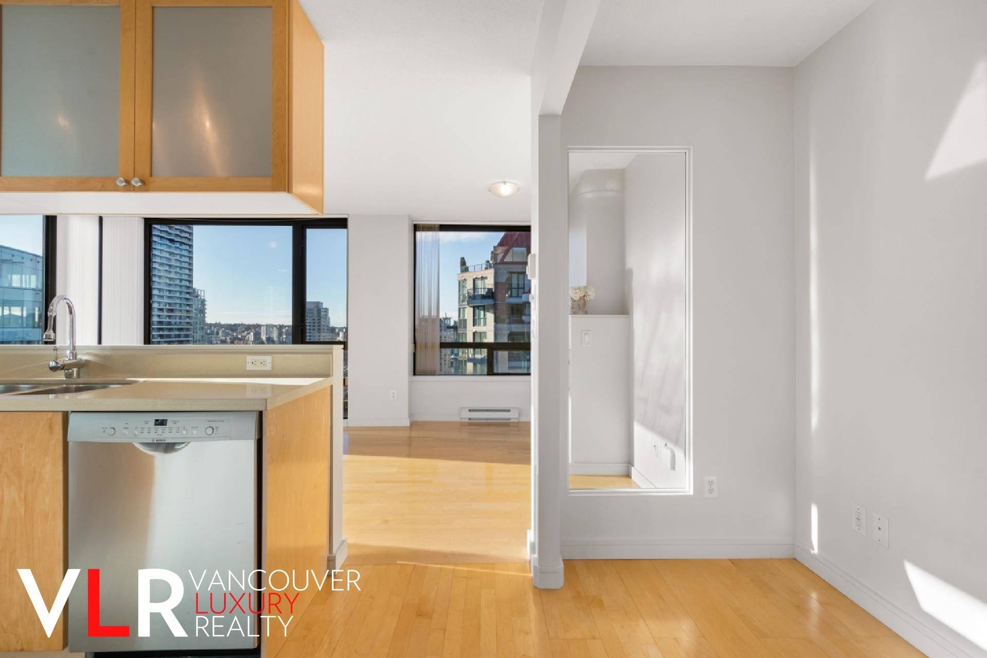 Vancouver, BC V6E 4R7,1003 Burnaby Street #1604