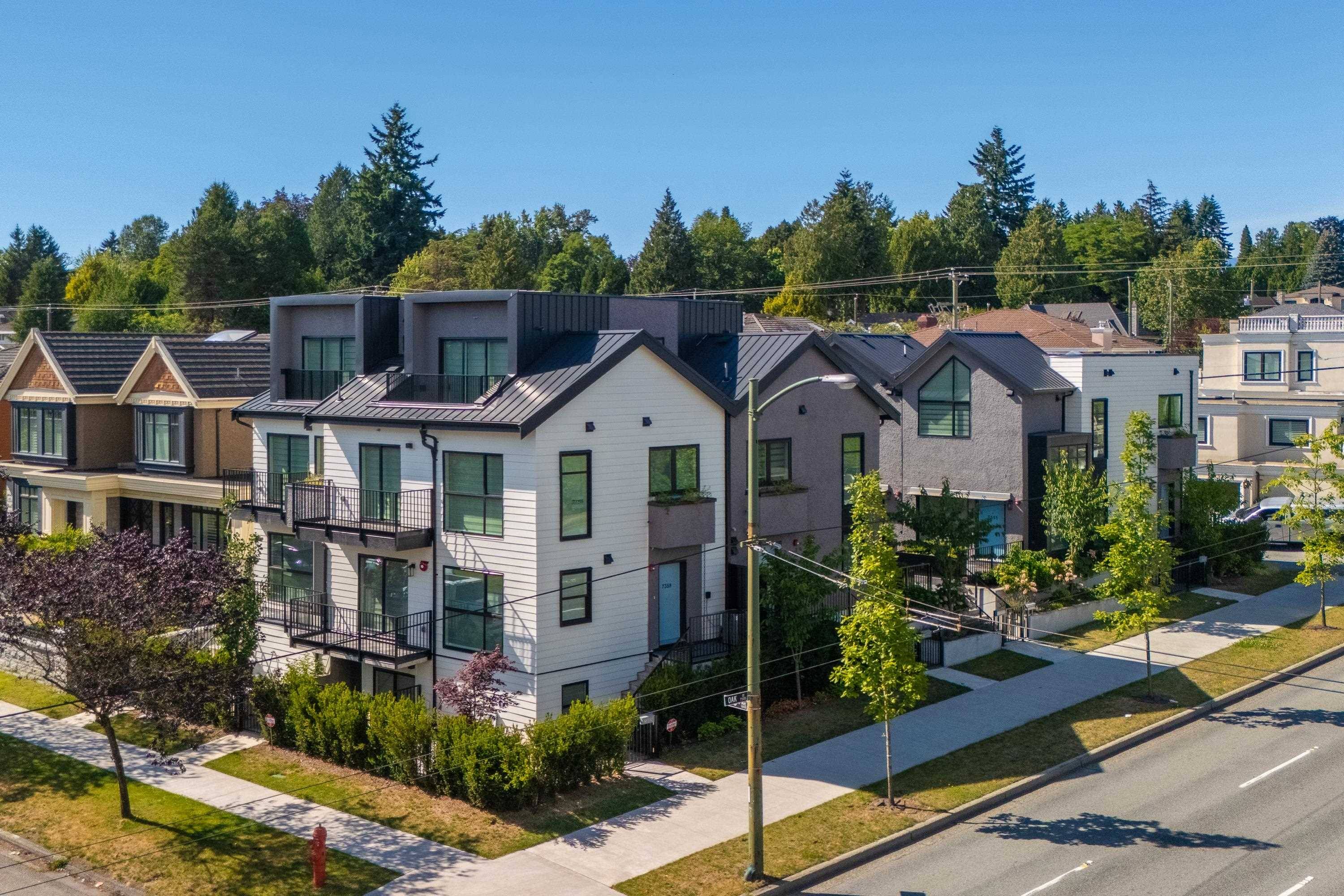 Vancouver, BC V6P 0B3,7353 Oak ST